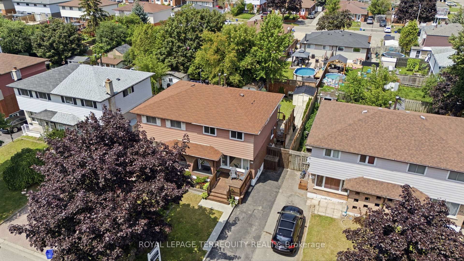 Photo 40 of 362 Durham Court, Oshawa, Vanier — HOMEH