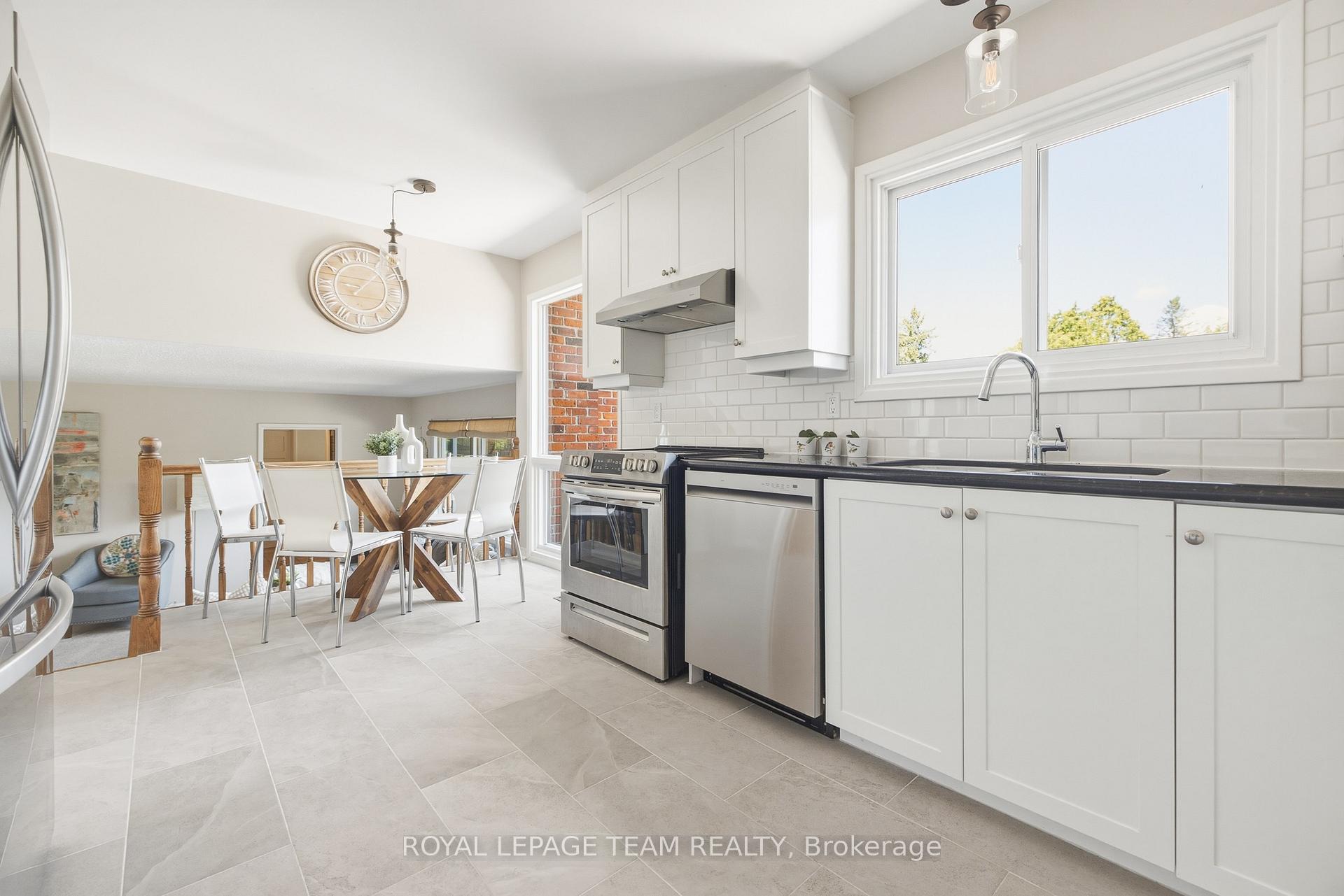 Photo 15 of 87 Pentland Place, Ottawa, Kanata - Beaverbrook — HOMEH