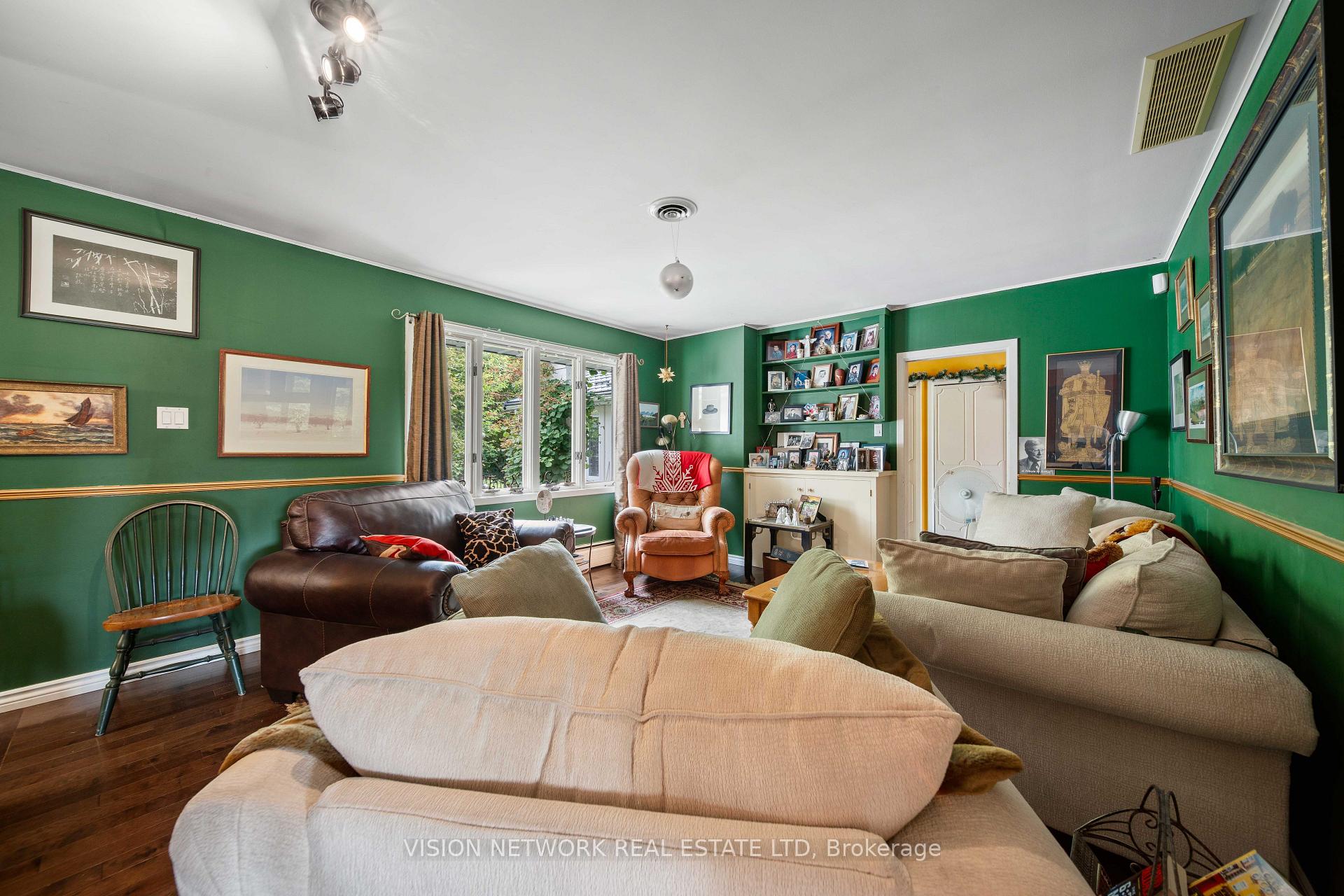 Photo 11 of 543 Upper Queens Street, London, South P — HOMEH