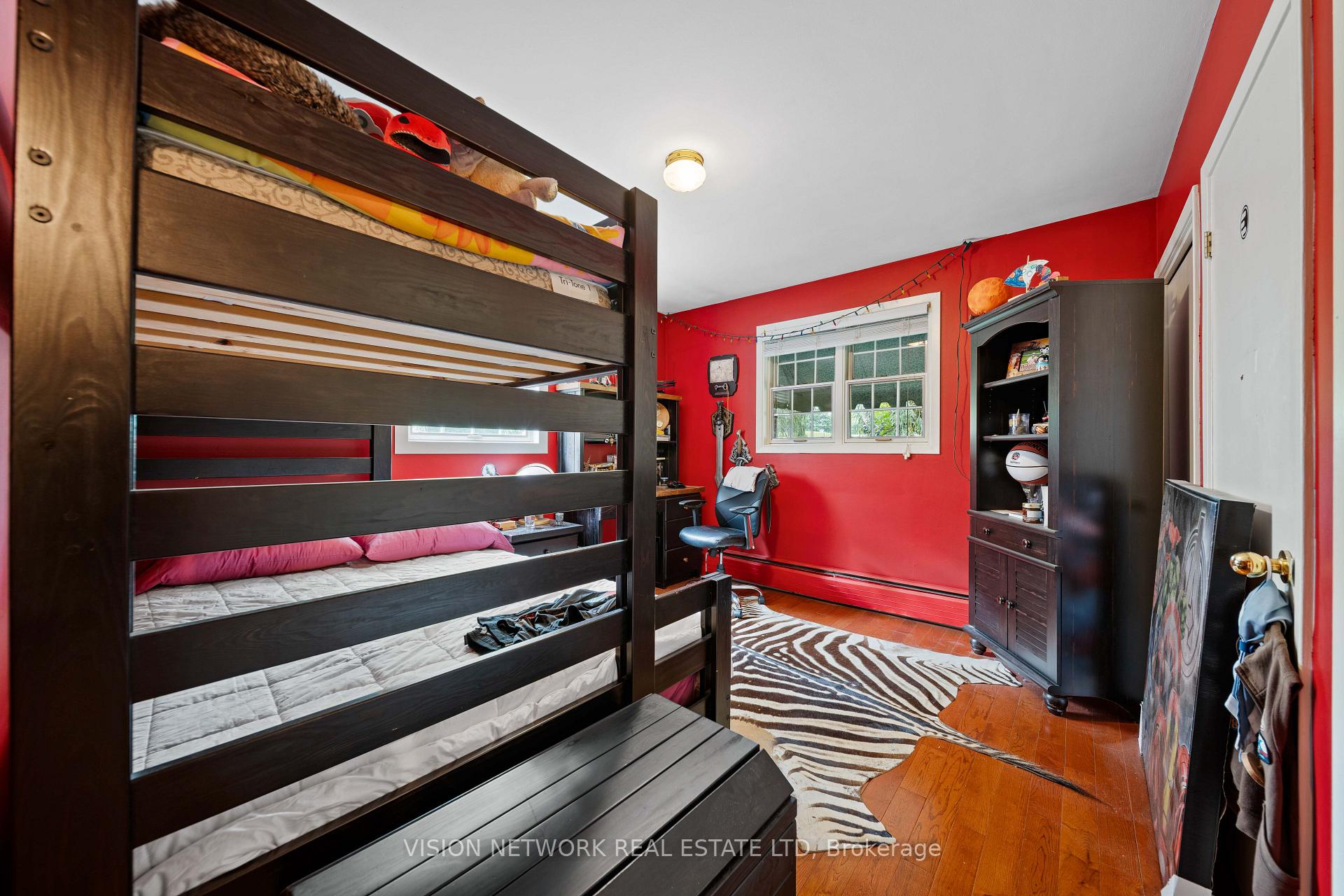 Photo 24 of 543 Upper Queens Street, London, South P — HOMEH