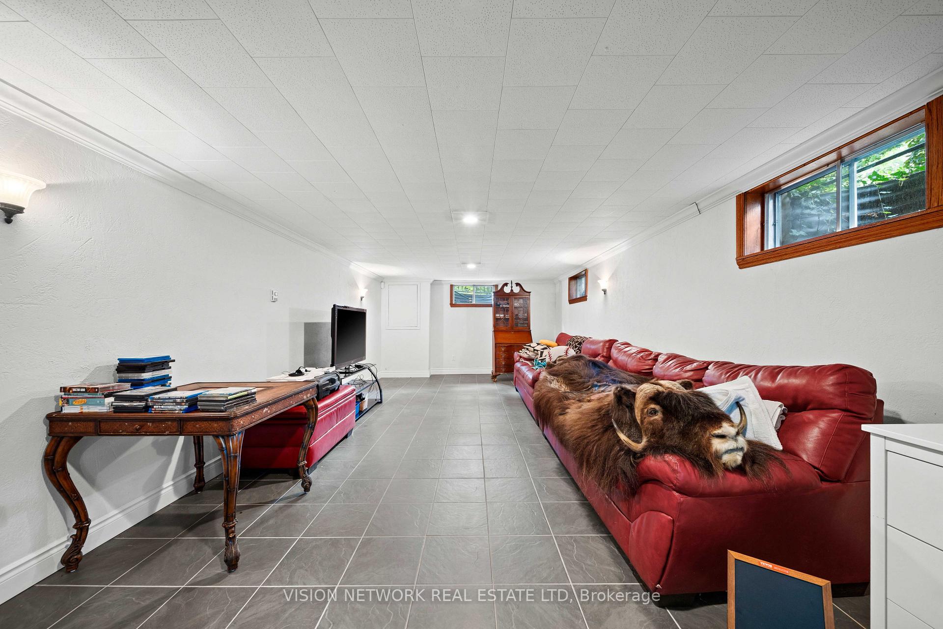 Photo 30 of 543 Upper Queens Street, London, South P — HOMEH
