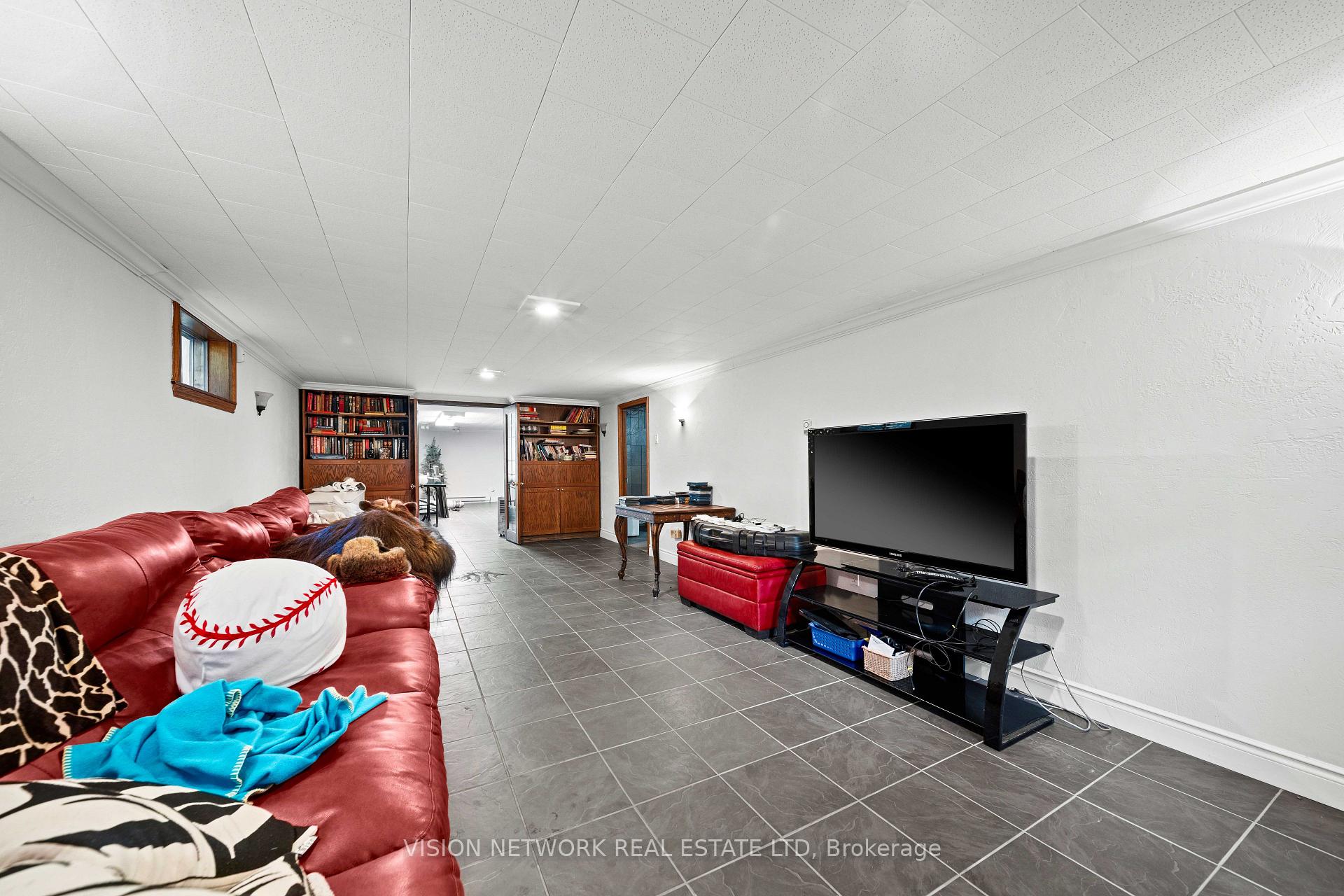 Photo 31 of 543 Upper Queens Street, London, South P — HOMEH