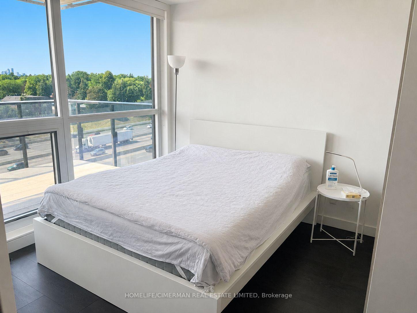 Photo 7 of Unit 905, 27 McMahon Drive, North York, Bayview Village — HOMEH