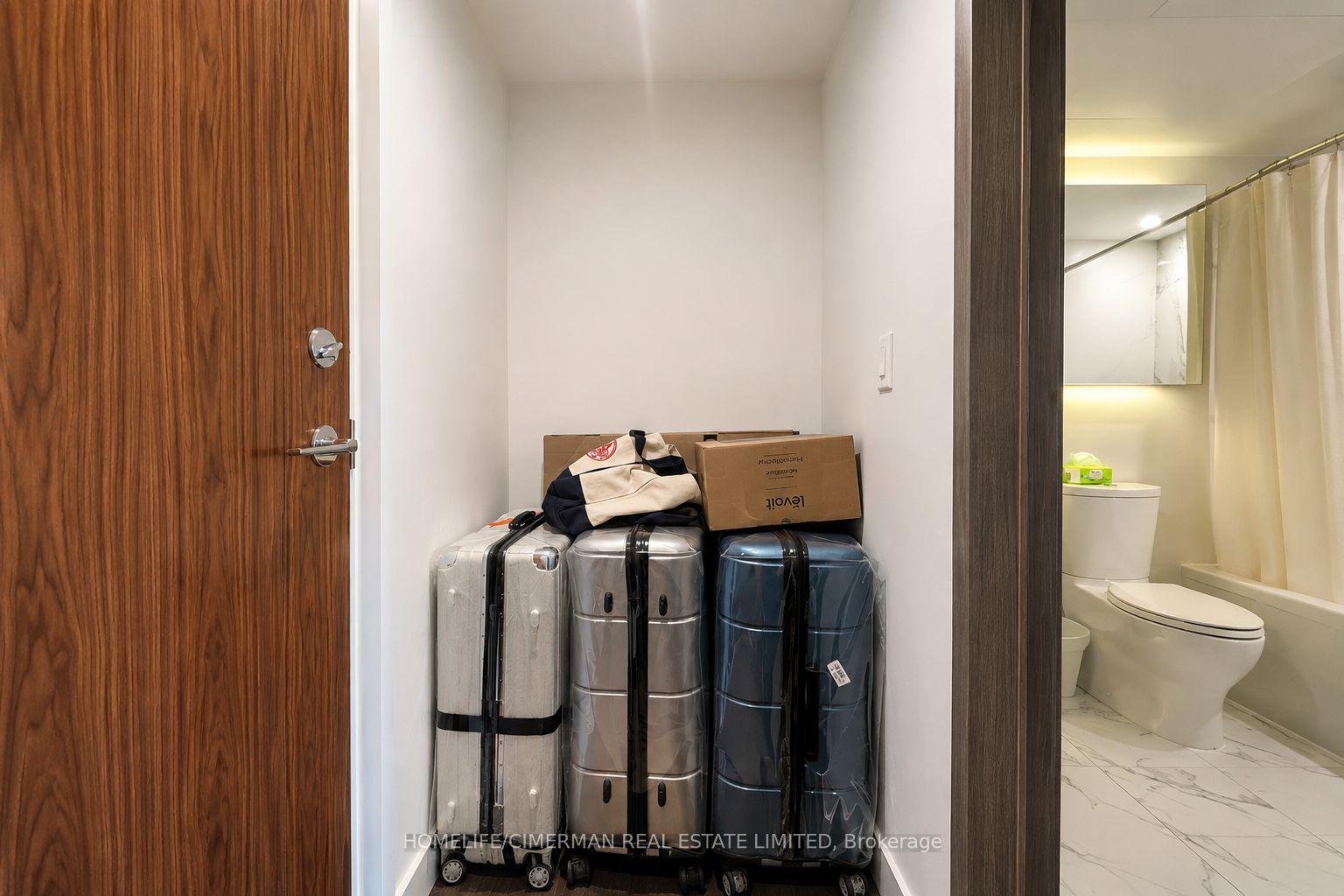 Photo 11 of Unit 905, 27 McMahon Drive, North York, Bayview Village — HOMEH