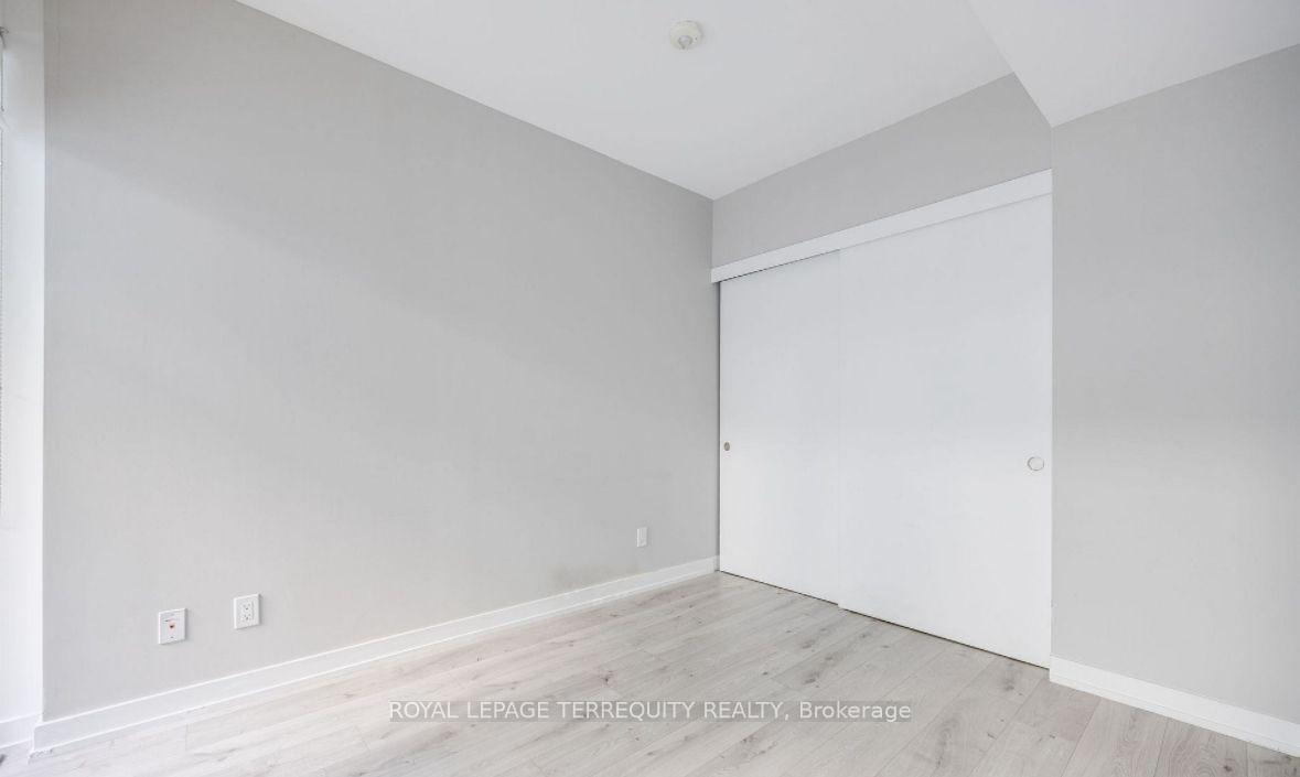 Photo 3 of Unit 330, 161 Roehampton Avenue, Toronto, Mount Pleasant West — HOMEH