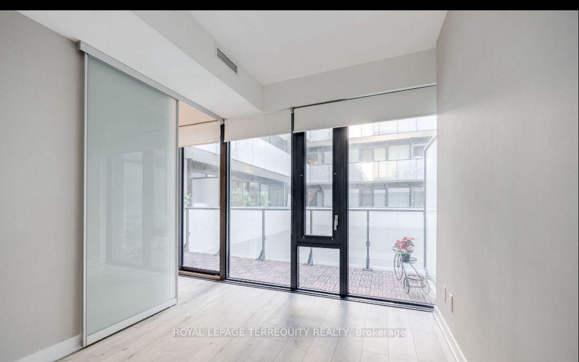 Photo 5 of Unit 330, 161 Roehampton Avenue, Toronto, Mount Pleasant West — HOMEH