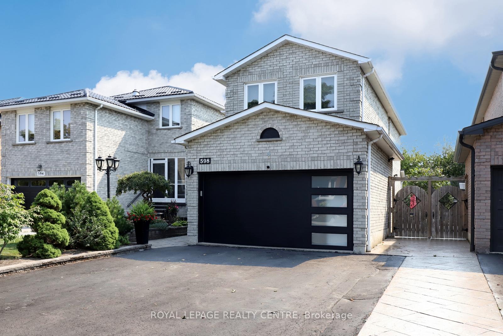 Photo 2 of 598 Pilcom Court, Mississauga, Fairview — HOMEH