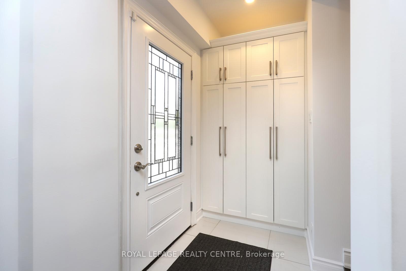 Photo 4 of 598 Pilcom Court, Mississauga, Fairview — HOMEH