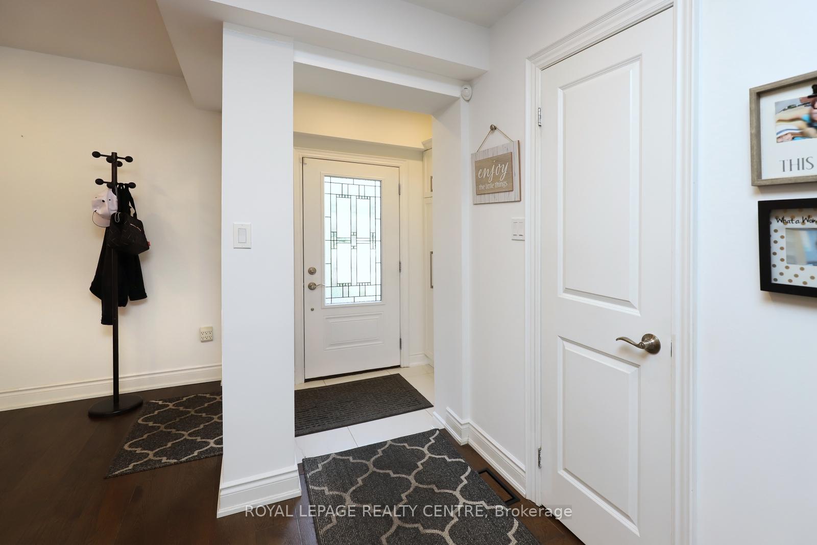 Photo 5 of 598 Pilcom Court, Mississauga, Fairview — HOMEH