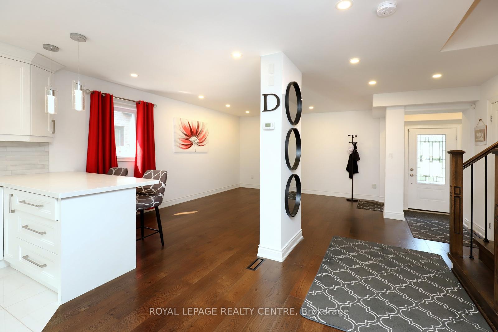 Photo 14 of 598 Pilcom Court, Mississauga, Fairview — HOMEH