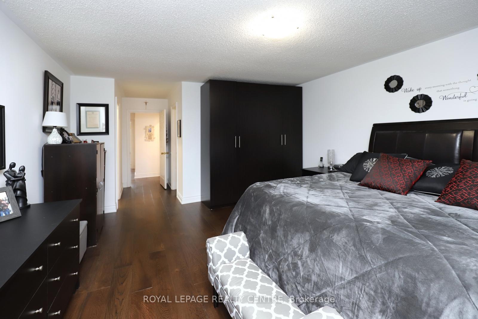 Photo 19 of 598 Pilcom Court, Mississauga, Fairview — HOMEH