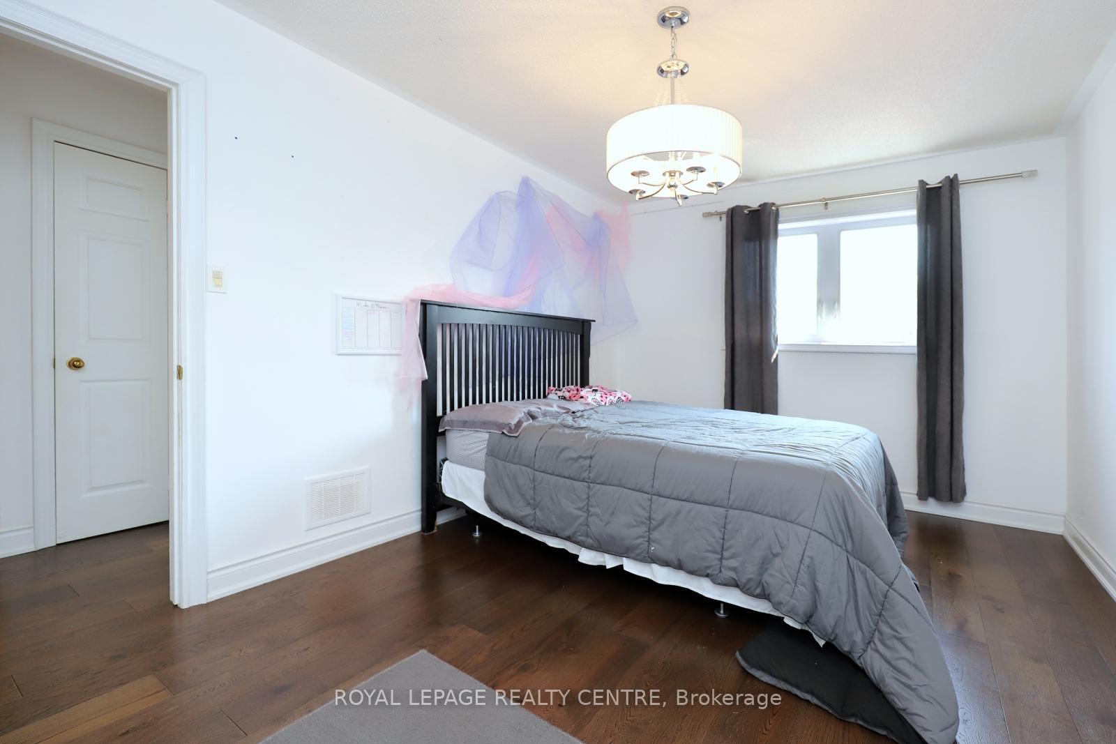 Photo 22 of 598 Pilcom Court, Mississauga, Fairview — HOMEH