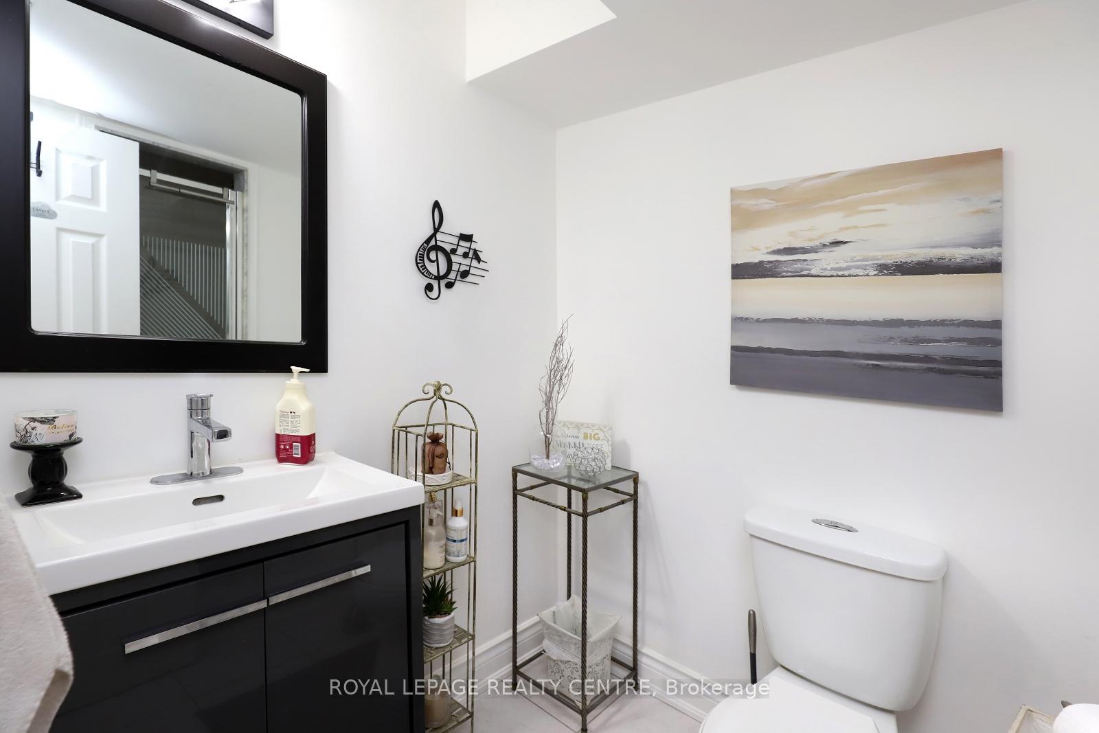 Photo 29 of 598 Pilcom Court, Mississauga, Fairview — HOMEH