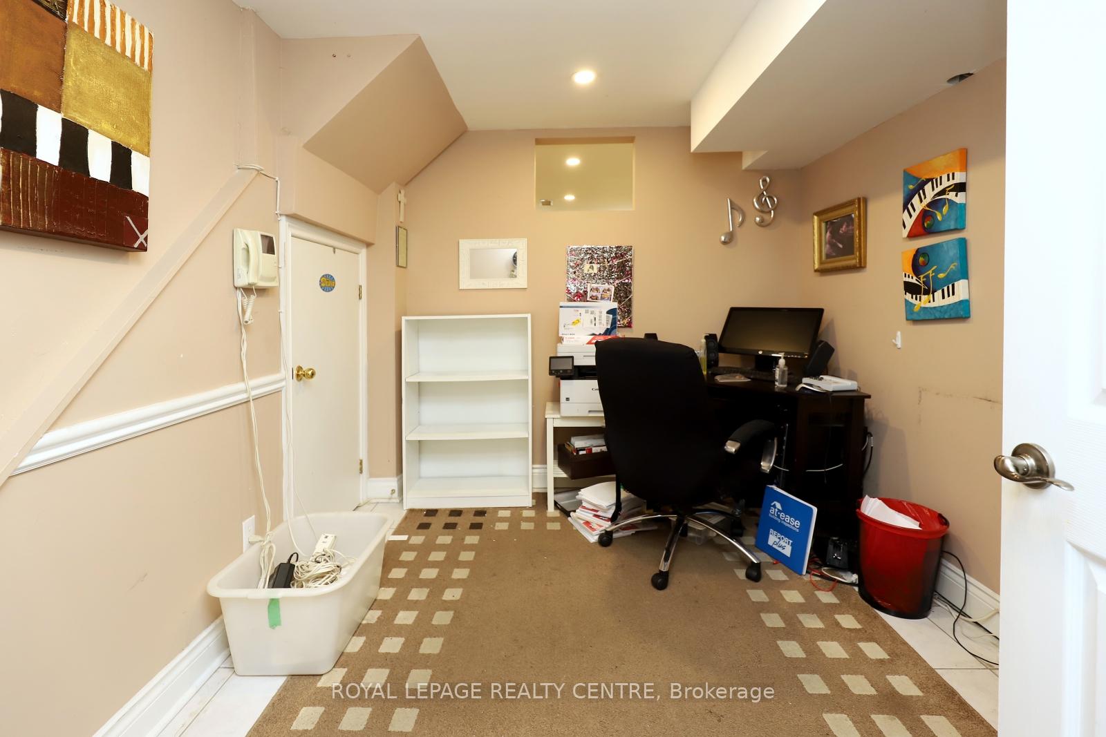 Photo 31 of 598 Pilcom Court, Mississauga, Fairview — HOMEH