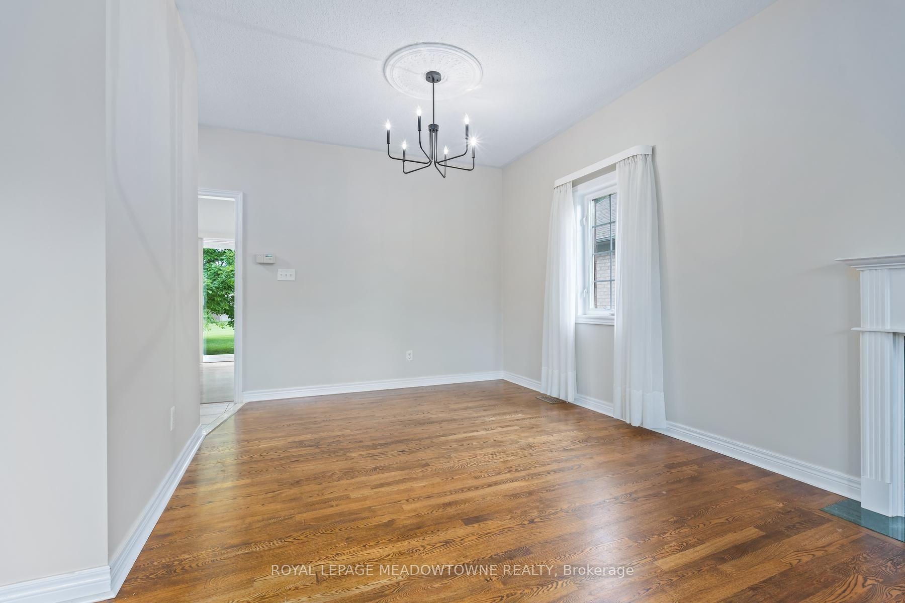 Photo 10 of 10 Orchard Park Gate, Brampton, Sandringham-Wellington — HOMEH