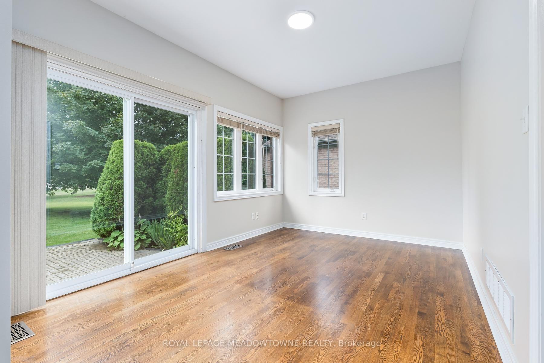Photo 12 of 10 Orchard Park Gate, Brampton, Sandringham-Wellington — HOMEH