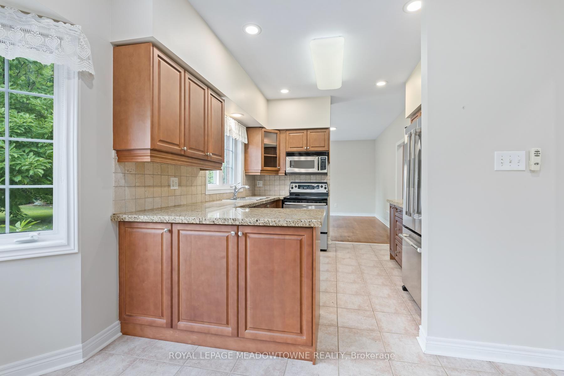 Photo 15 of 10 Orchard Park Gate, Brampton, Sandringham-Wellington — HOMEH
