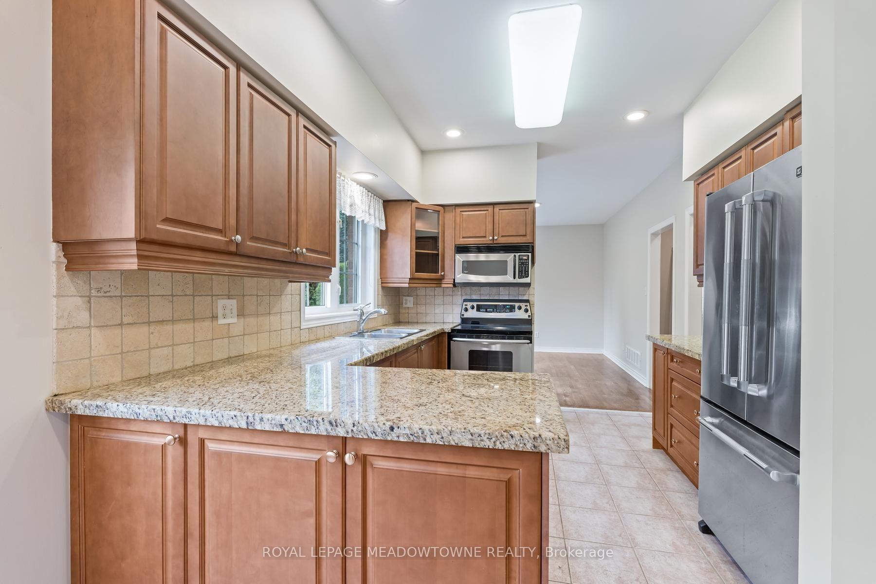 Photo 16 of 10 Orchard Park Gate, Brampton, Sandringham-Wellington — HOMEH