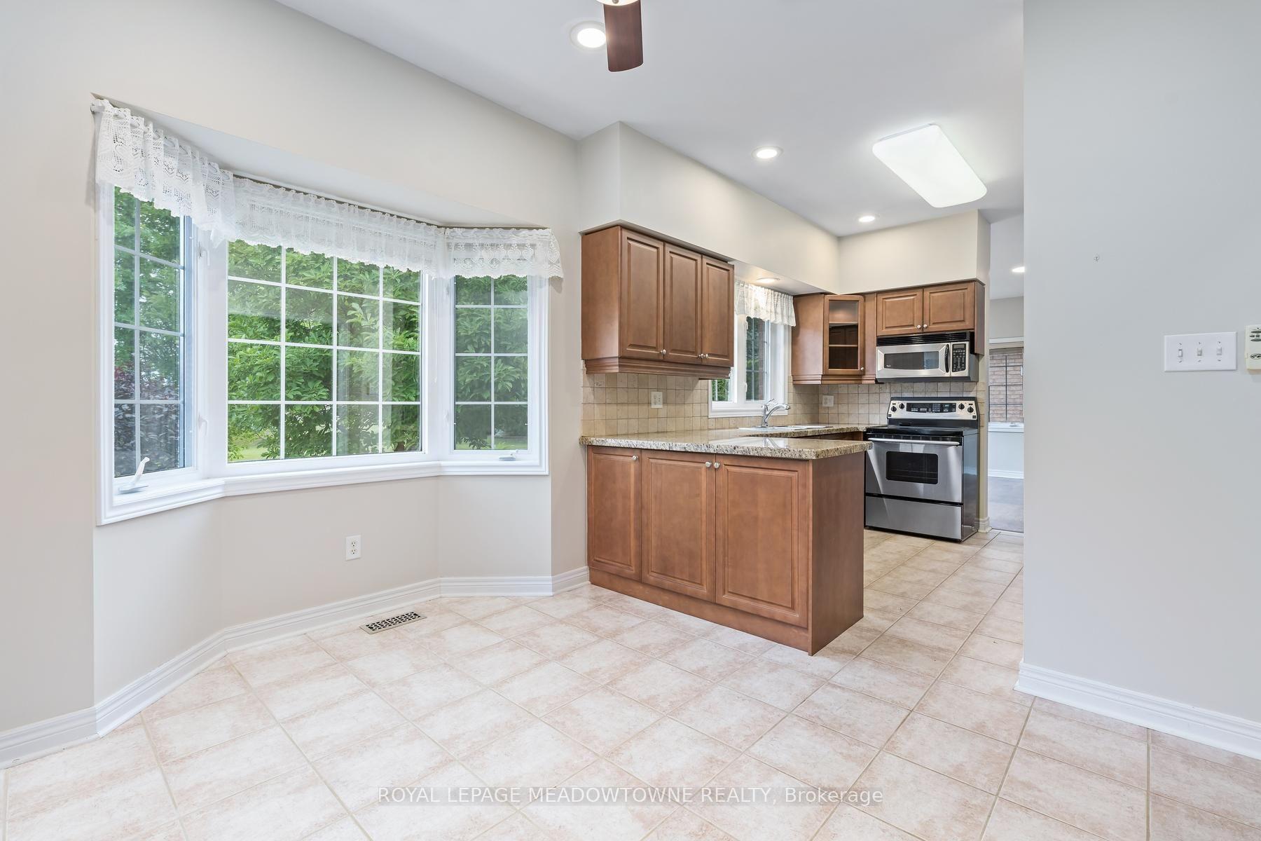 Photo 21 of 10 Orchard Park Gate, Brampton, Sandringham-Wellington — HOMEH
