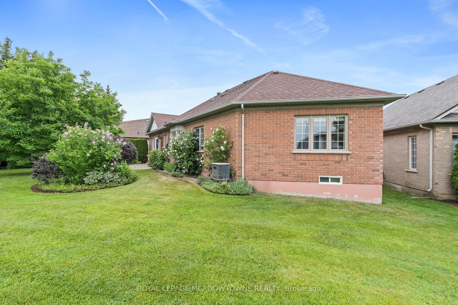 Photo 35 of 10 Orchard Park Gate, Brampton, Sandringham-Wellington — HOMEH