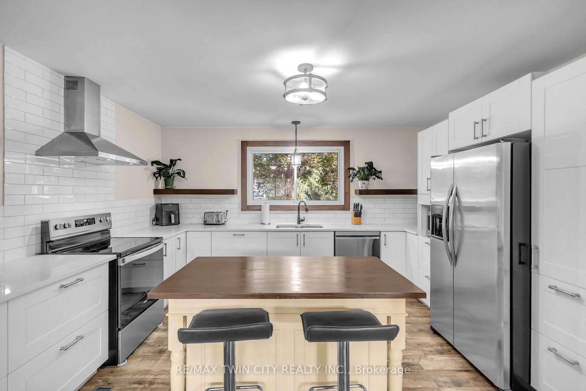 Photo 6 of 60 Brown Avenue, Brant, Burford — HOMEH