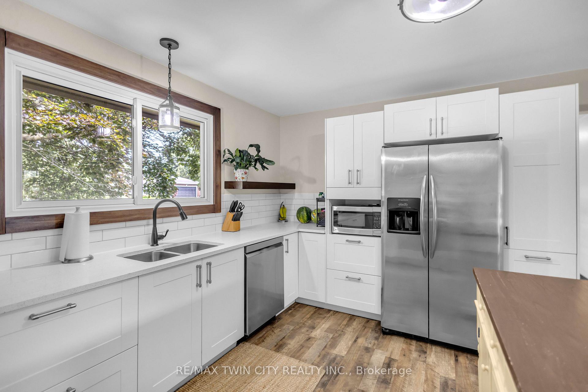 Photo 8 of 60 Brown Avenue, Brant, Burford — HOMEH