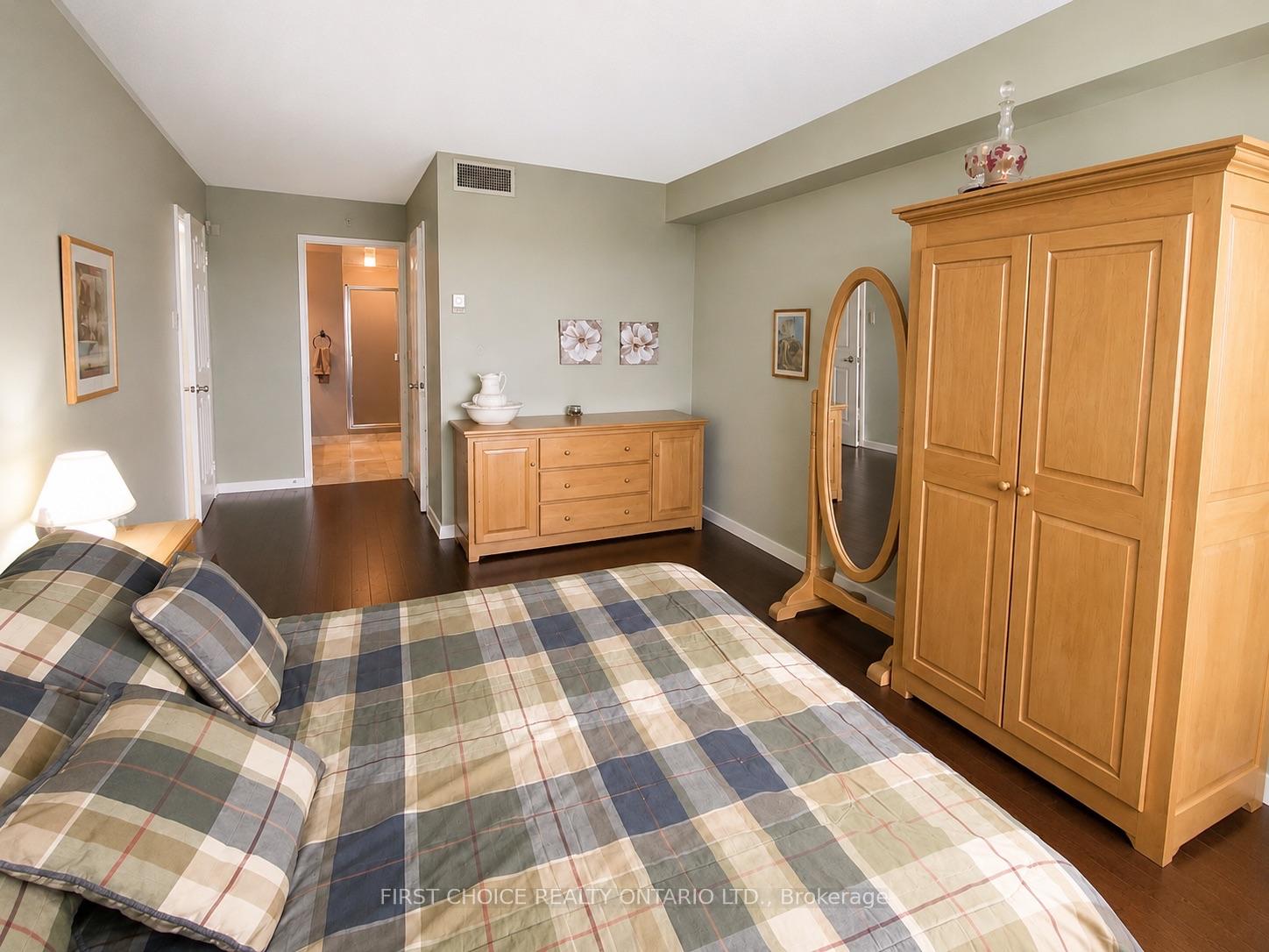 Photo 13 of Unit 1406, 1510 Riverside Drive, Ottawa, Riverview Park — HOMEH