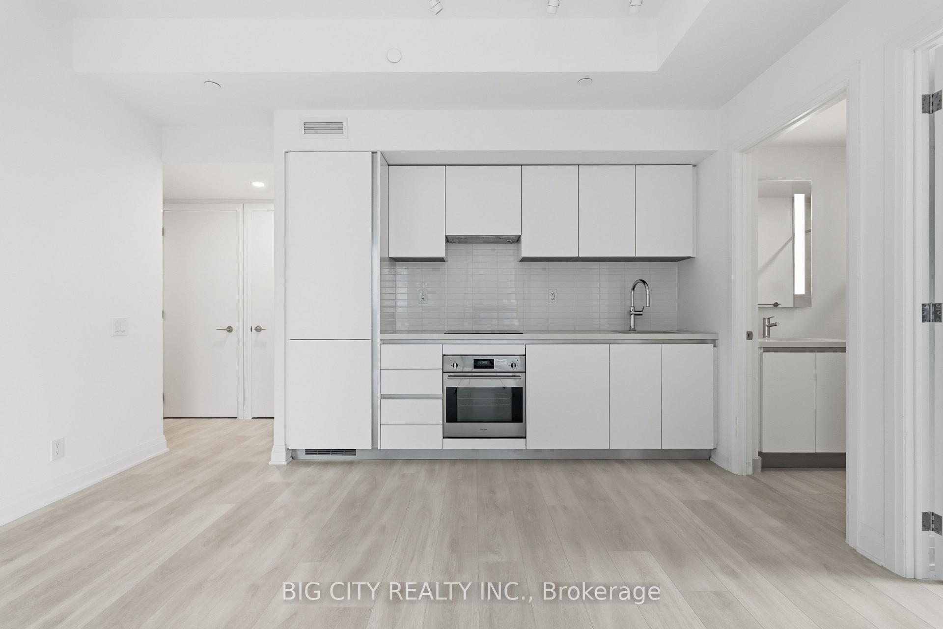 Photo 7 of Unit 1004, 25 Frederick Todd Way, Toronto, Thorncliffe Park — HOMEH