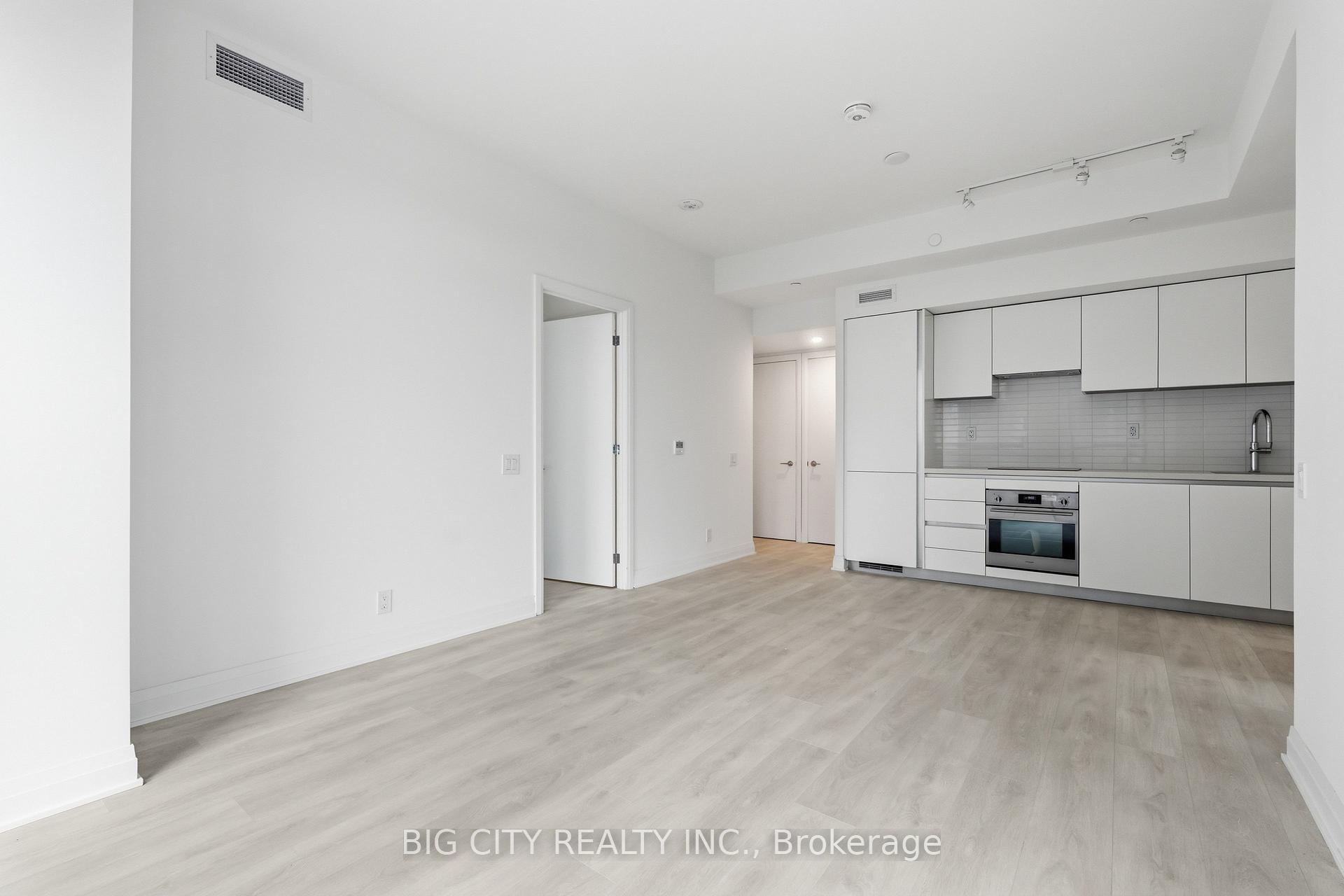 Photo 11 of Unit 1004, 25 Frederick Todd Way, Toronto, Thorncliffe Park — HOMEH