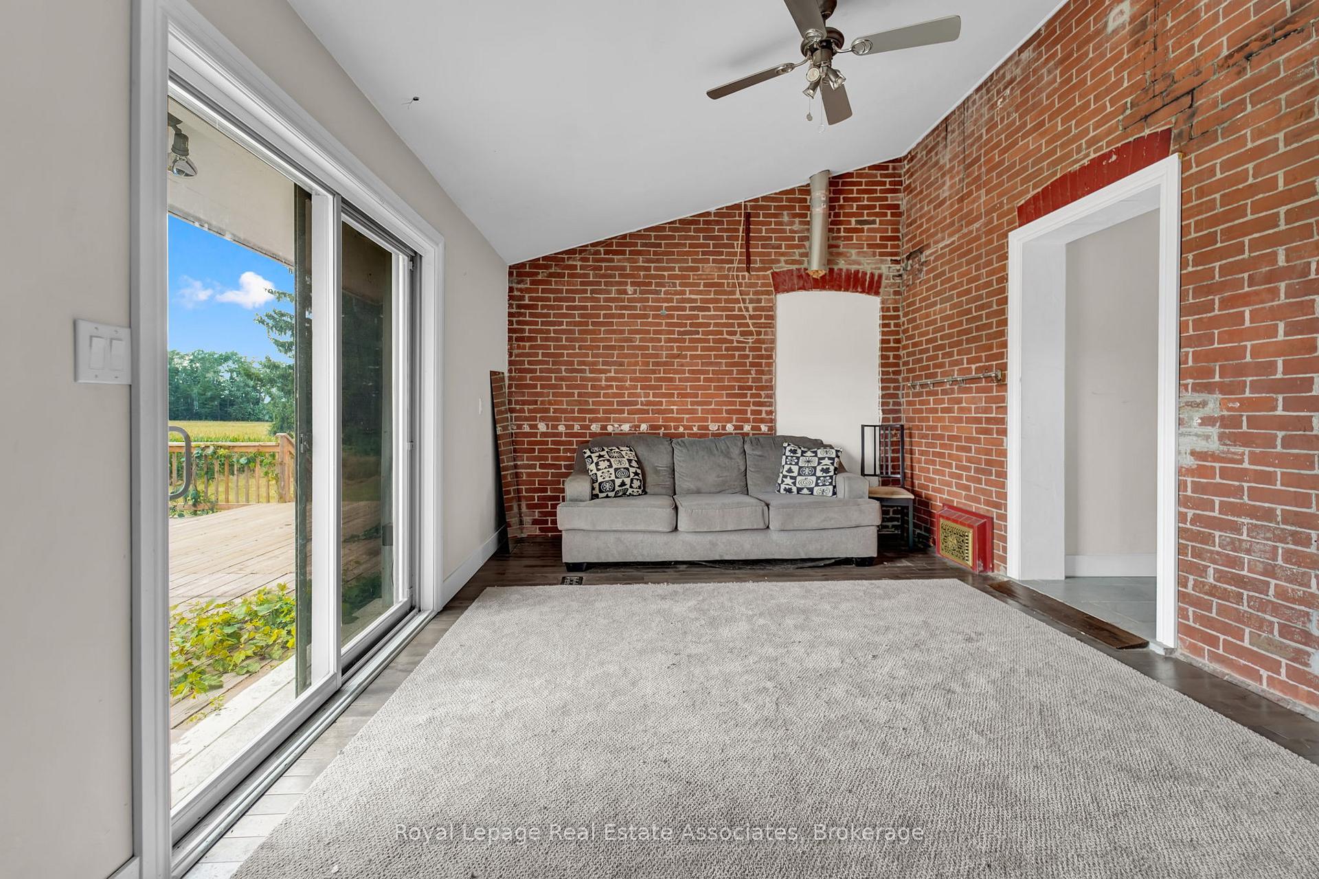 Photo 17 of 783 Highway 6 N, Hamilton, Rural Flamborough — HOMEH