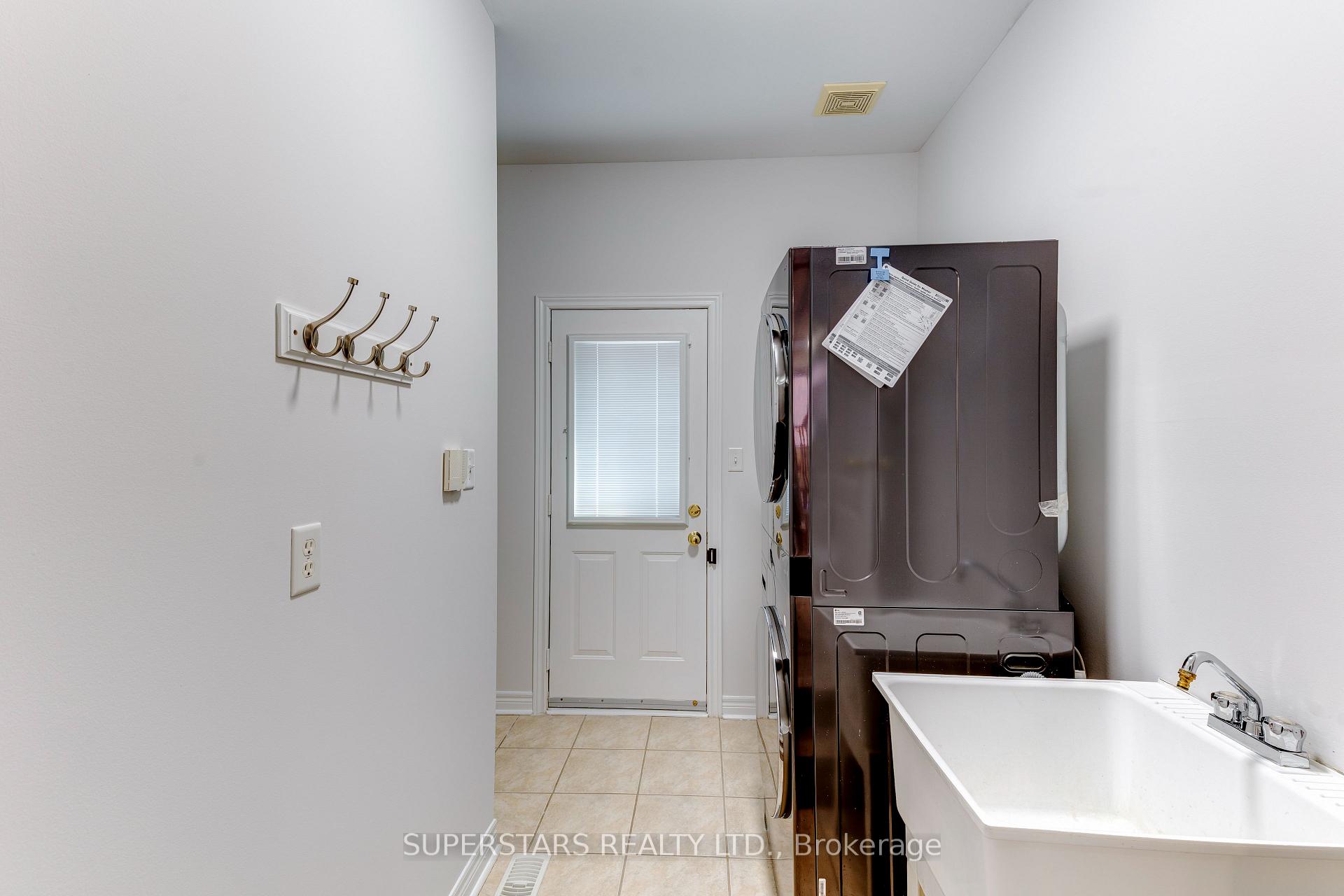 Photo 12 of 87 Twin Streams Road, Whitby, Williamsburg — HOMEH
