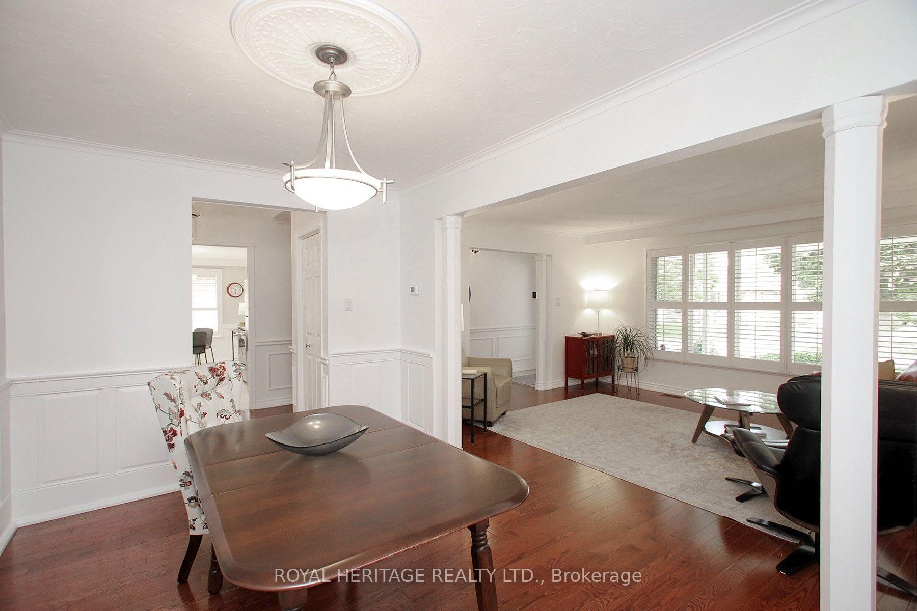 Photo 16 of 35 Langevin Crescent, Scarborough, Centennial Scarborough — HOMEH