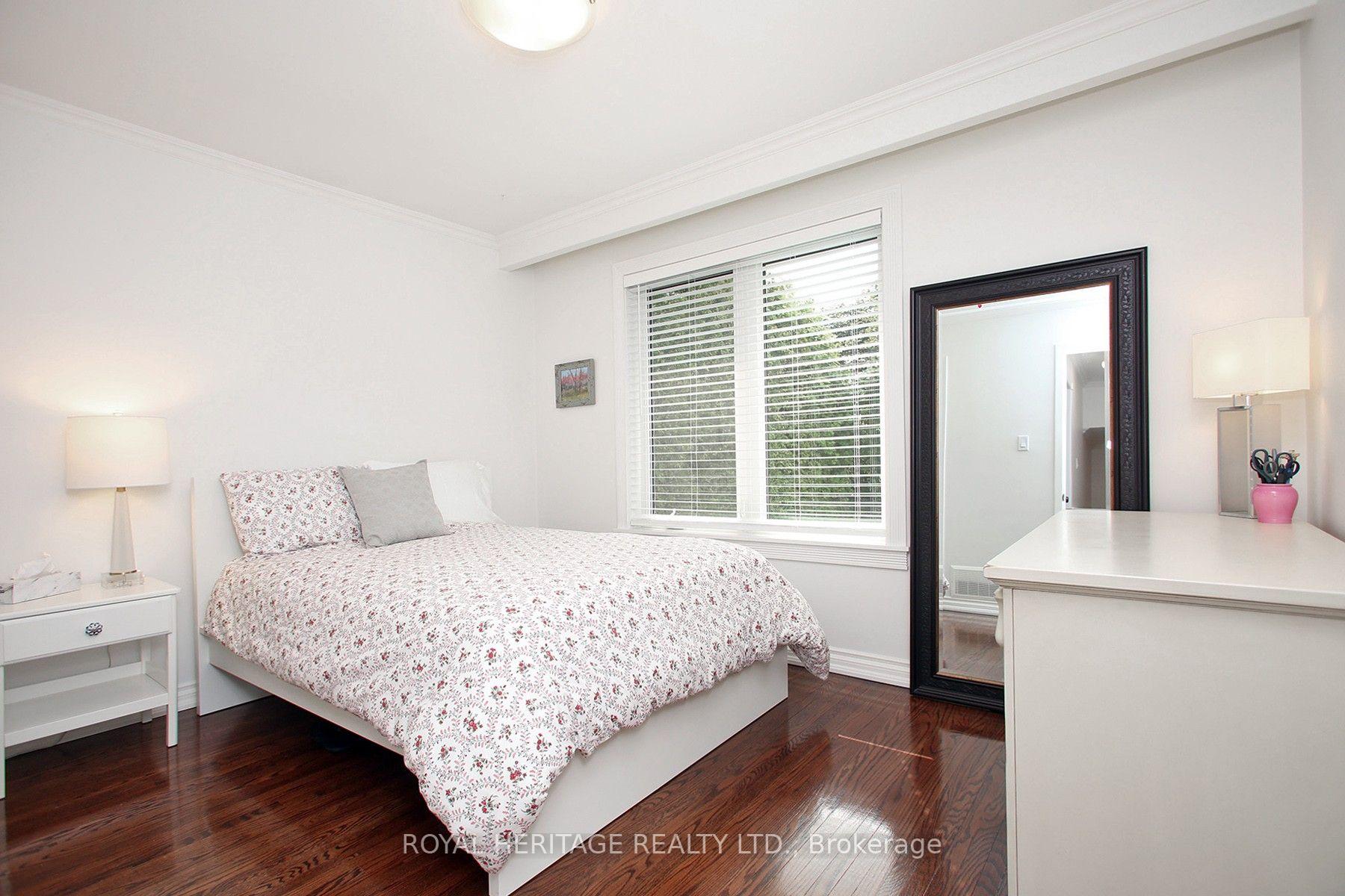 Photo 24 of 35 Langevin Crescent, Scarborough, Centennial Scarborough — HOMEH