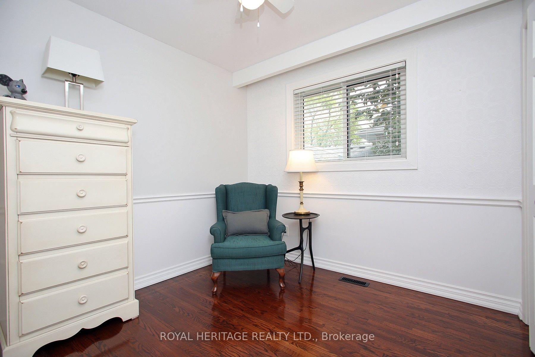 Photo 25 of 35 Langevin Crescent, Scarborough, Centennial Scarborough — HOMEH
