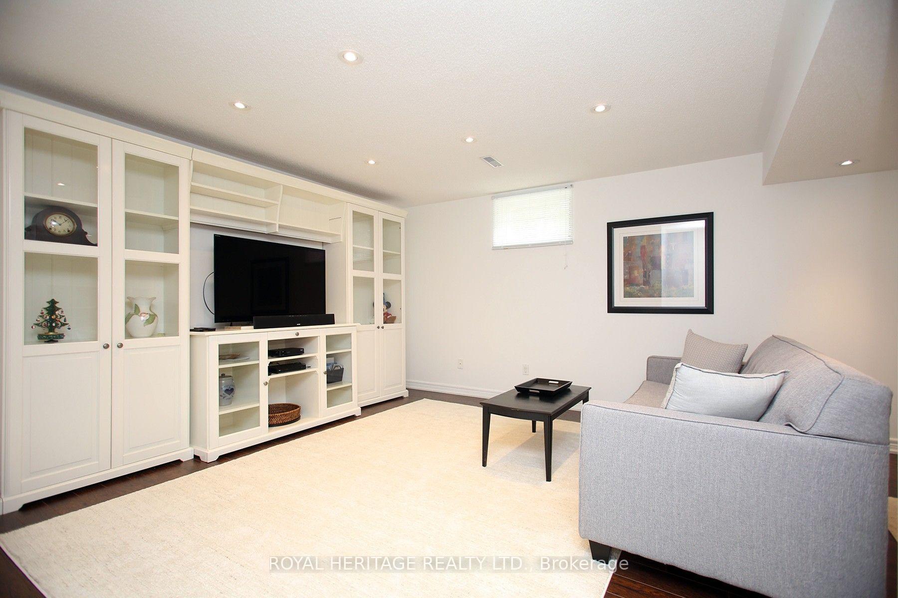 Photo 32 of 35 Langevin Crescent, Scarborough, Centennial Scarborough — HOMEH