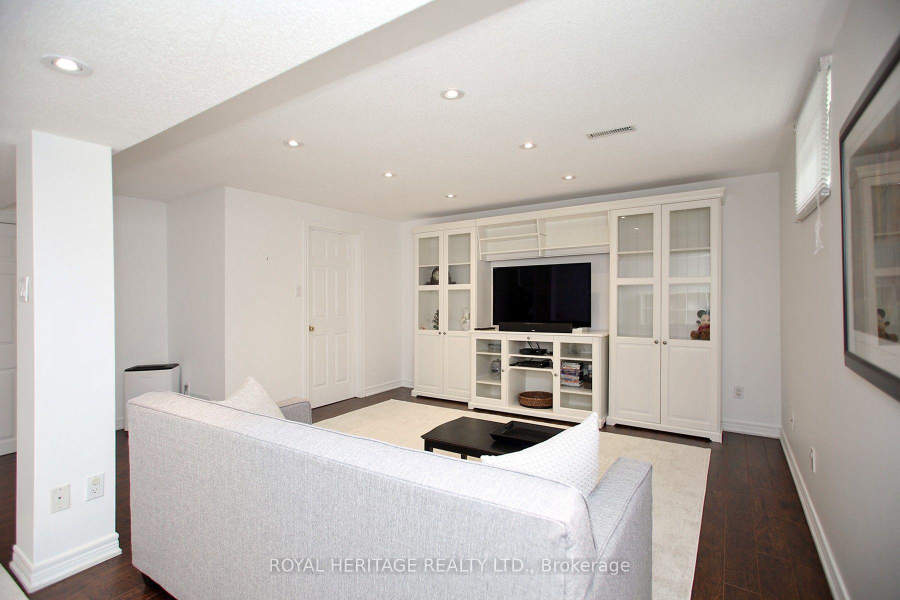 Photo 34 of 35 Langevin Crescent, Scarborough, Centennial Scarborough — HOMEH