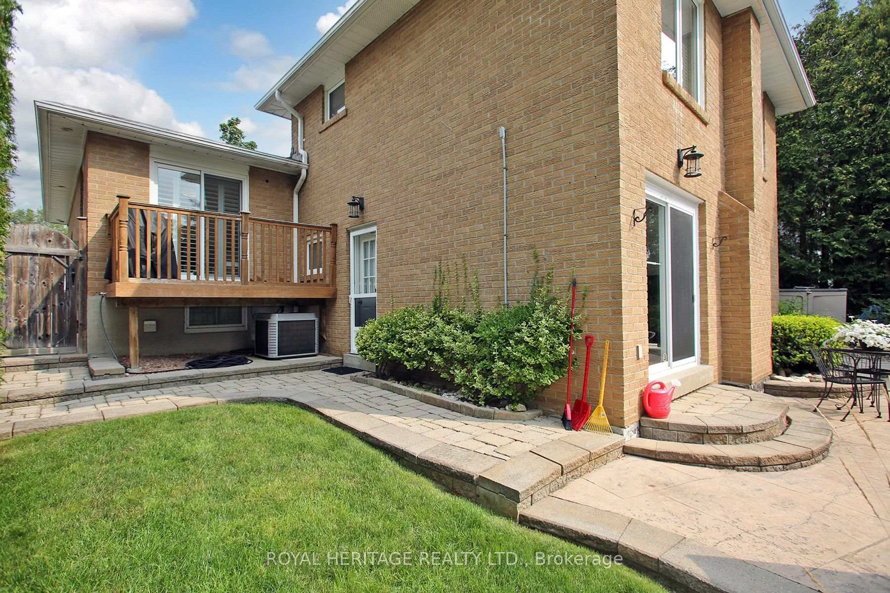 Photo 36 of 35 Langevin Crescent, Scarborough, Centennial Scarborough — HOMEH