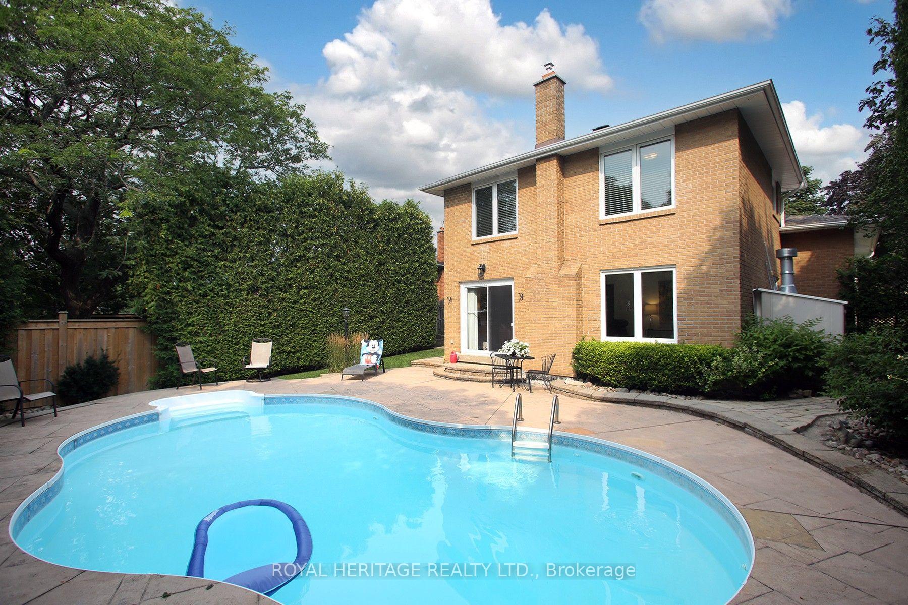 Photo 40 of 35 Langevin Crescent, Scarborough, Centennial Scarborough — HOMEH
