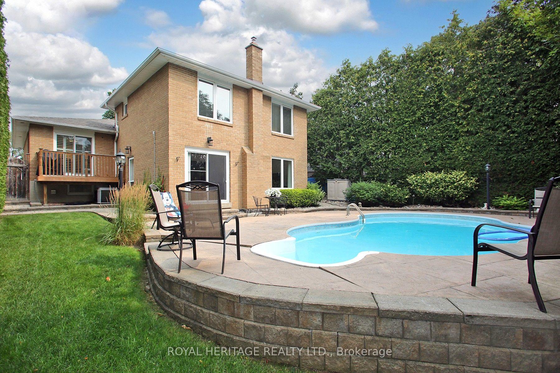 Photo 41 of 35 Langevin Crescent, Scarborough, Centennial Scarborough — HOMEH
