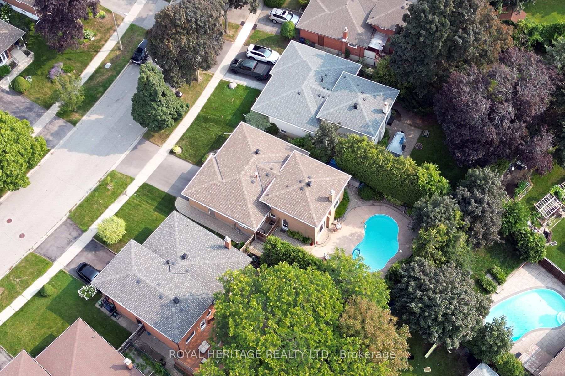 Photo 44 of 35 Langevin Crescent, Scarborough, Centennial Scarborough — HOMEH