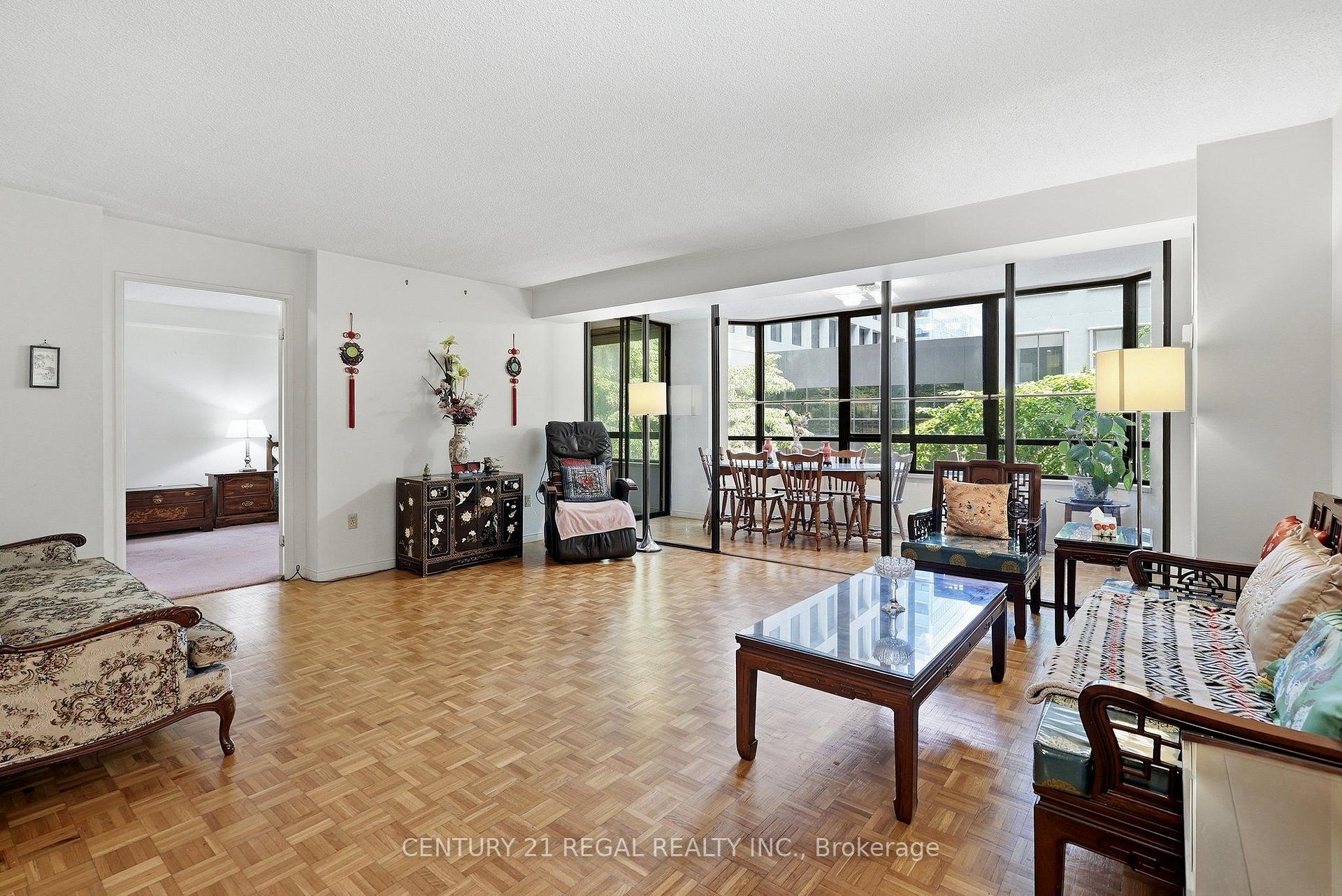 Photo 4 of Unit 306, 280 Simcoe Street, Toronto, Kensington-Chinatown — HOMEH