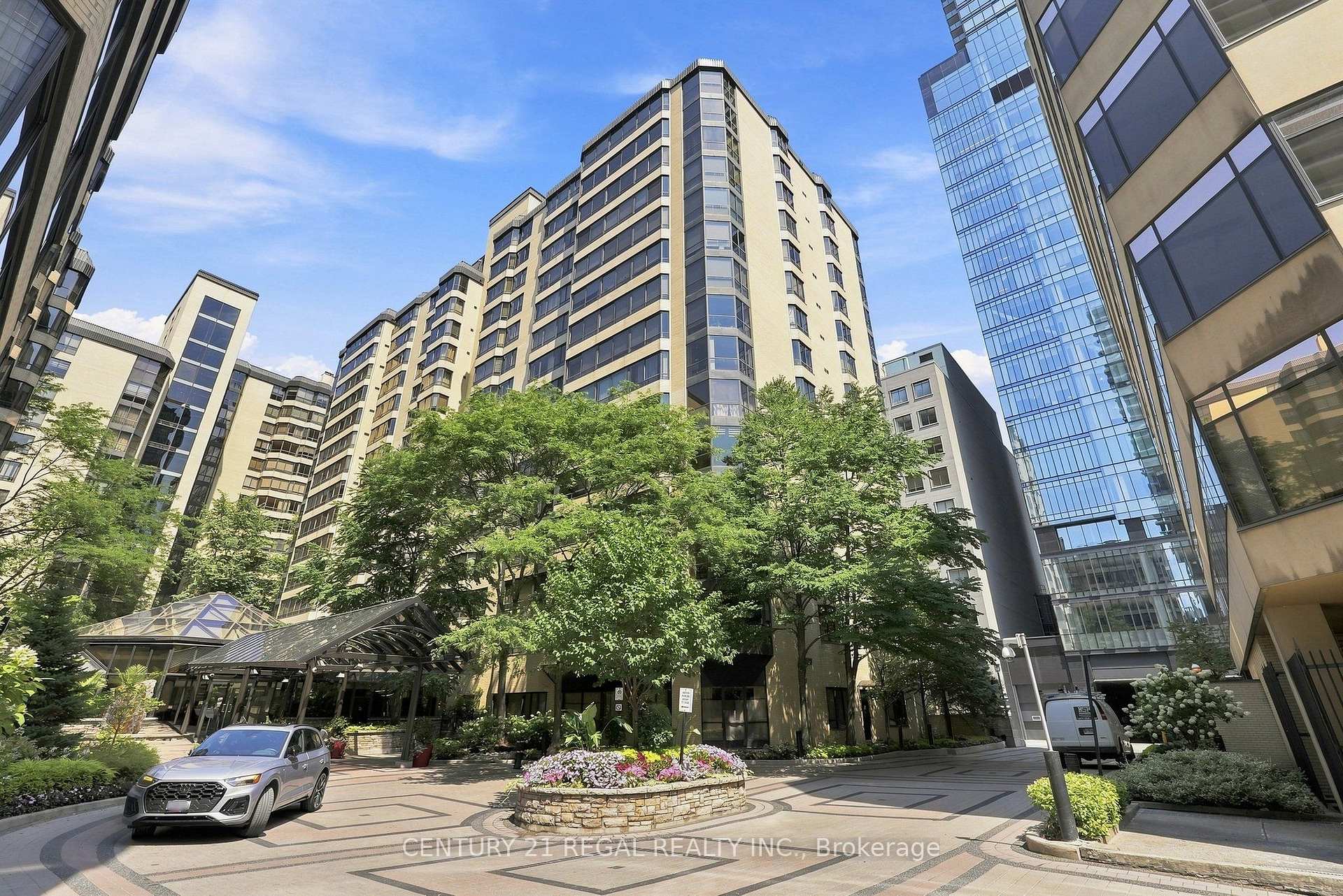 Photo 5 of Unit 306, 280 Simcoe Street, Toronto, Kensington-Chinatown — HOMEH
