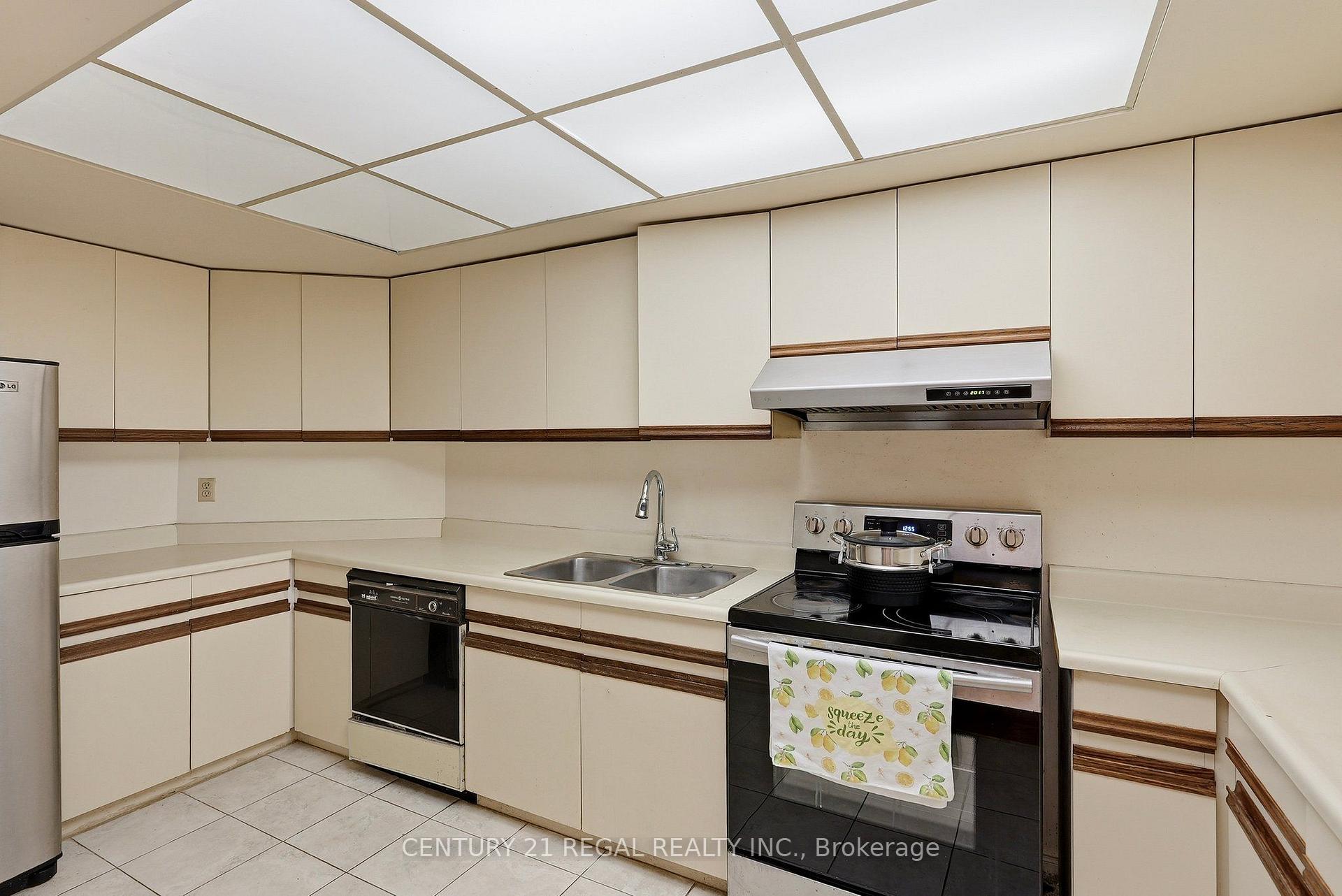 Photo 7 of Unit 306, 280 Simcoe Street, Toronto, Kensington-Chinatown — HOMEH