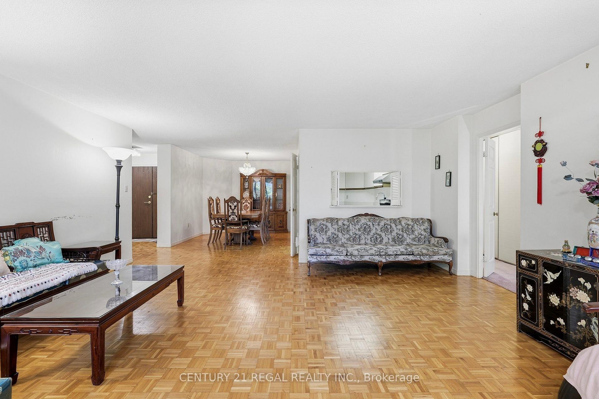 Photo 8 of Unit 306, 280 Simcoe Street, Toronto, Kensington-Chinatown — HOMEH