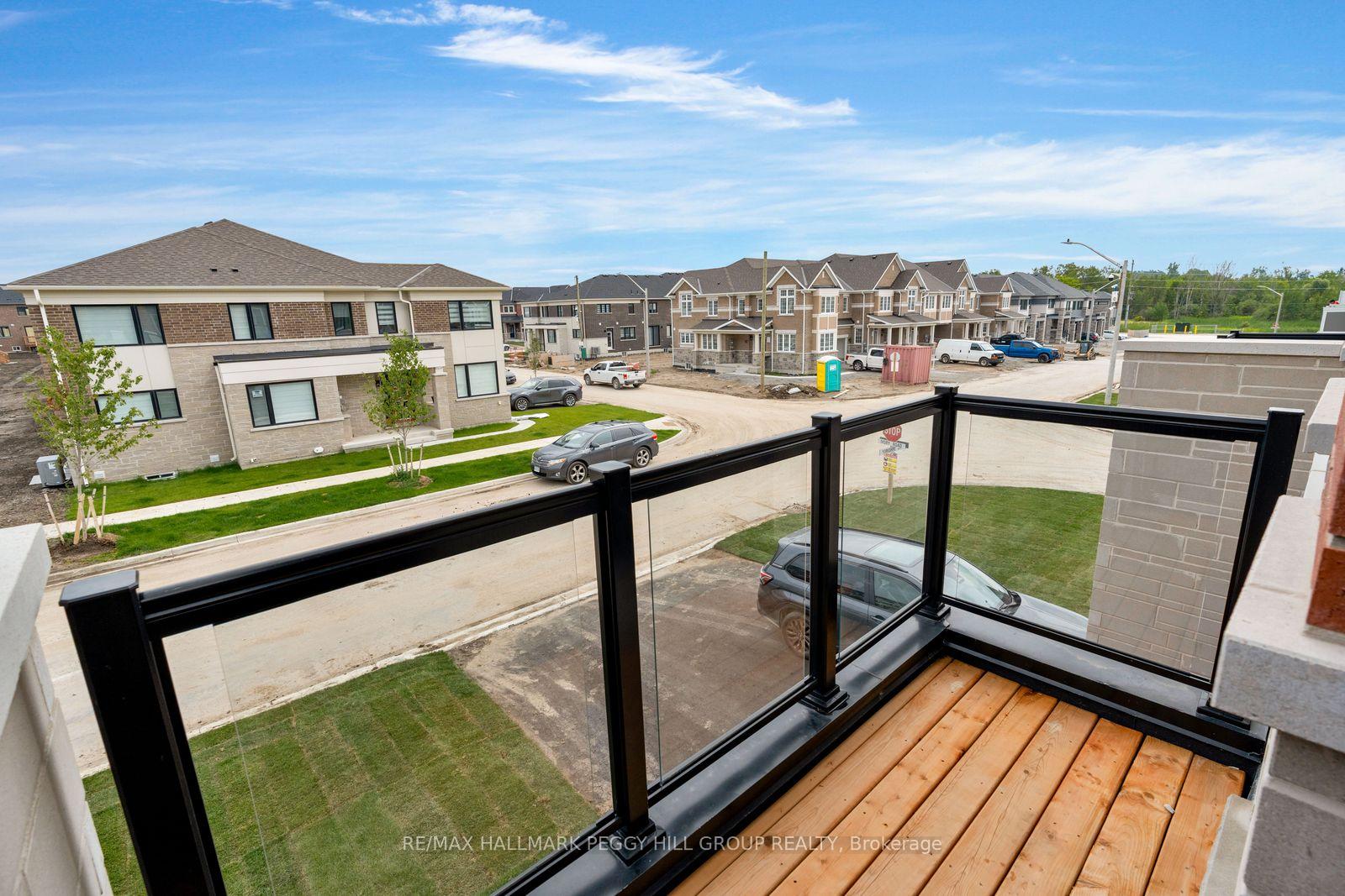 Photo 7 of 82 Yorkshire Drive, Barrie, Rural Barrie Southeast — HOMEH