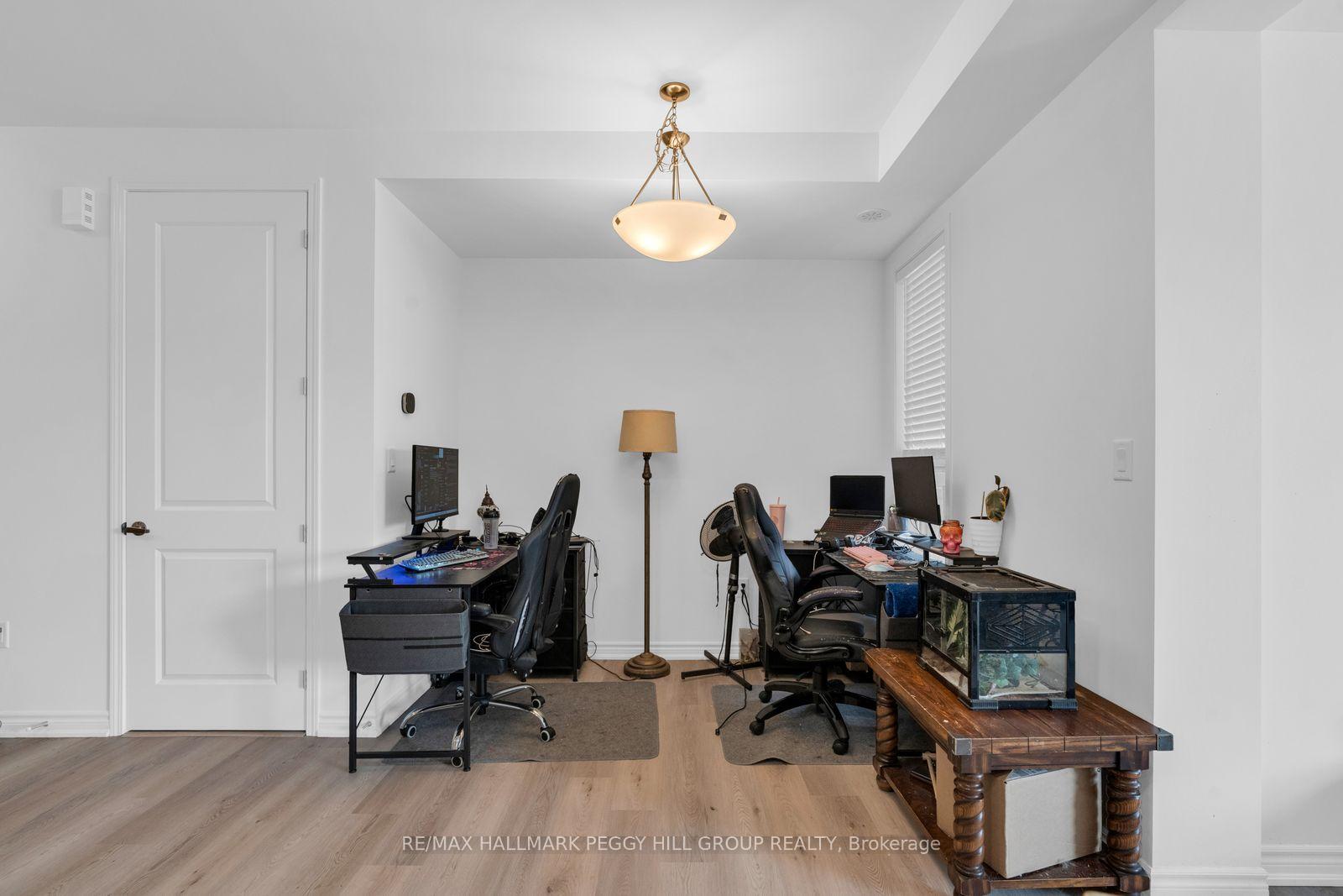 Photo 9 of 82 Yorkshire Drive, Barrie, Rural Barrie Southeast — HOMEH