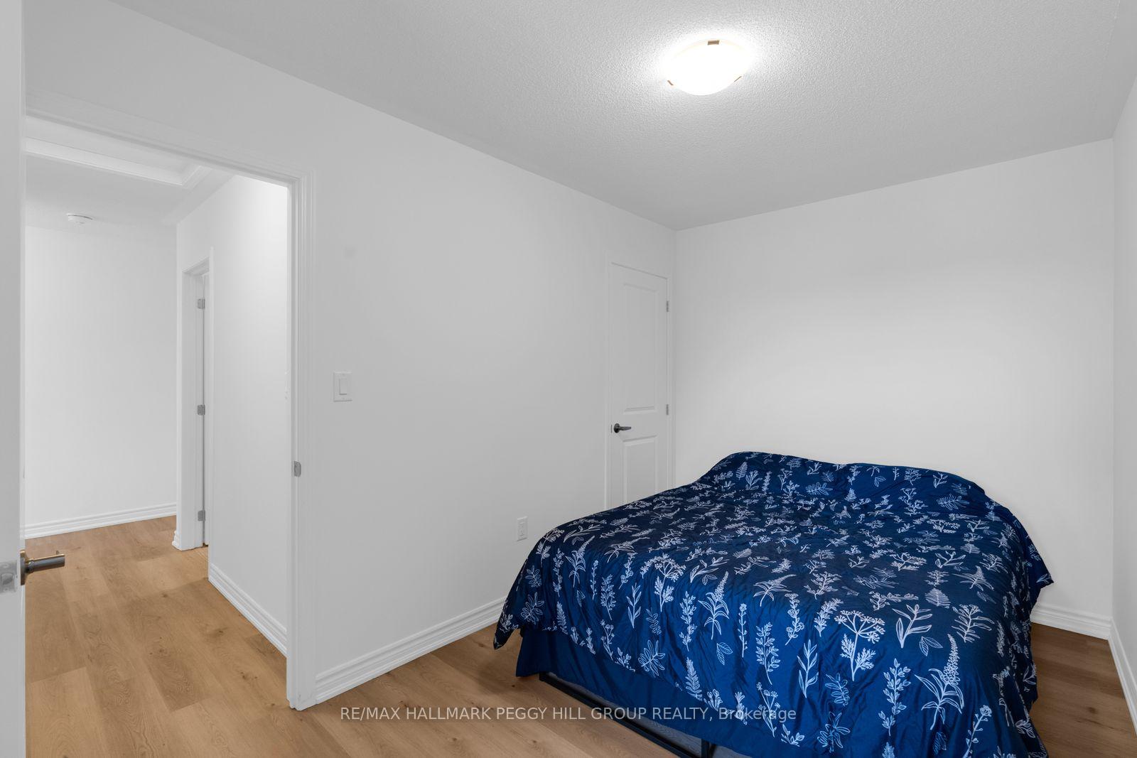 Photo 12 of 82 Yorkshire Drive, Barrie, Rural Barrie Southeast — HOMEH