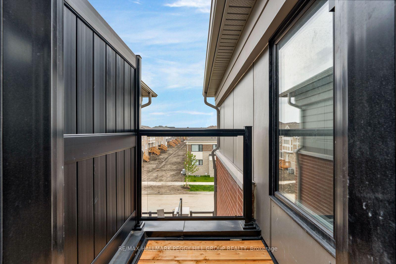 Photo 13 of 82 Yorkshire Drive, Barrie, Rural Barrie Southeast — HOMEH