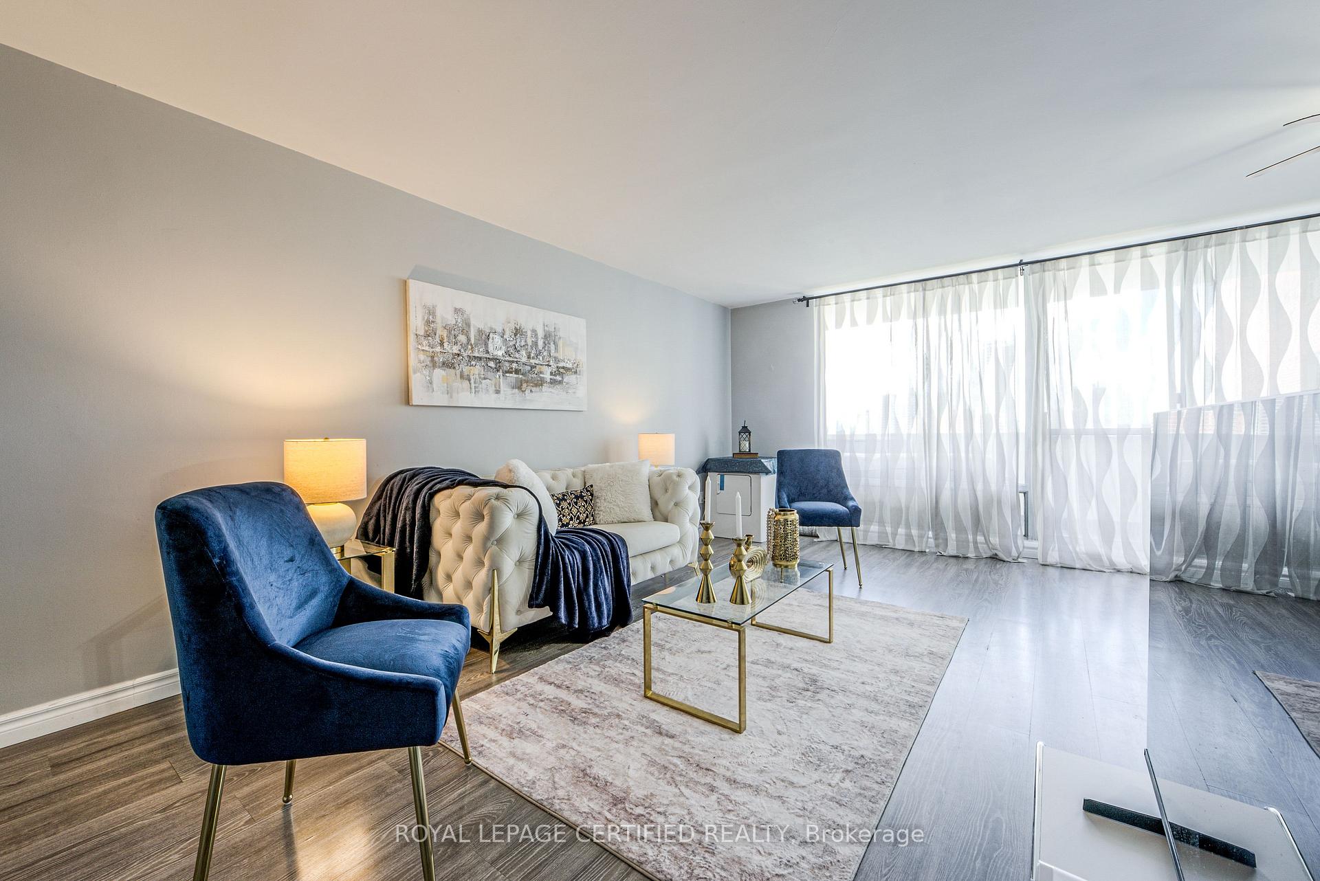 Photo 4 of Unit 1208, 1 Massey Square, Toronto, Crescent Town — HOMEH