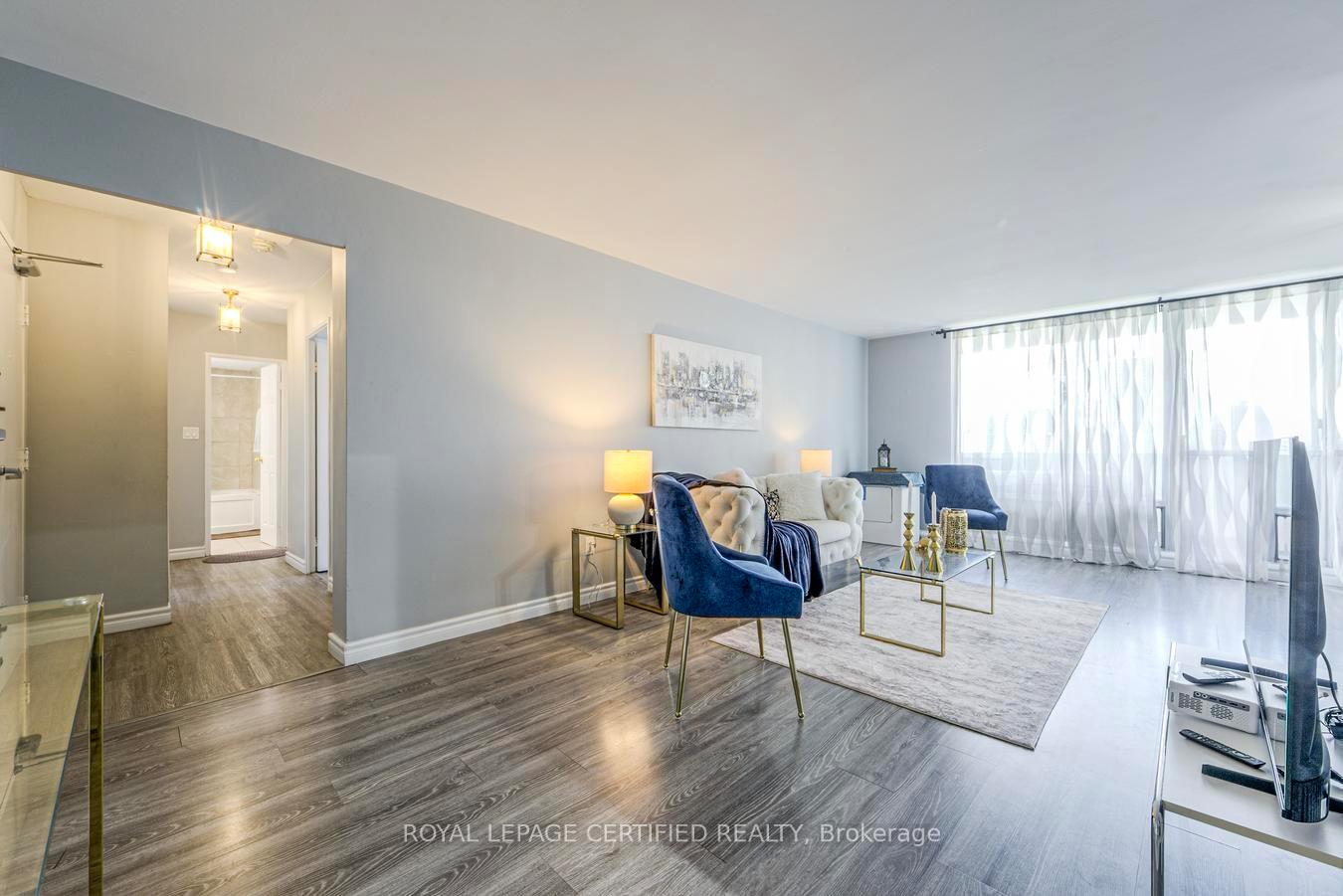 Photo 5 of Unit 1208, 1 Massey Square, Toronto, Crescent Town — HOMEH